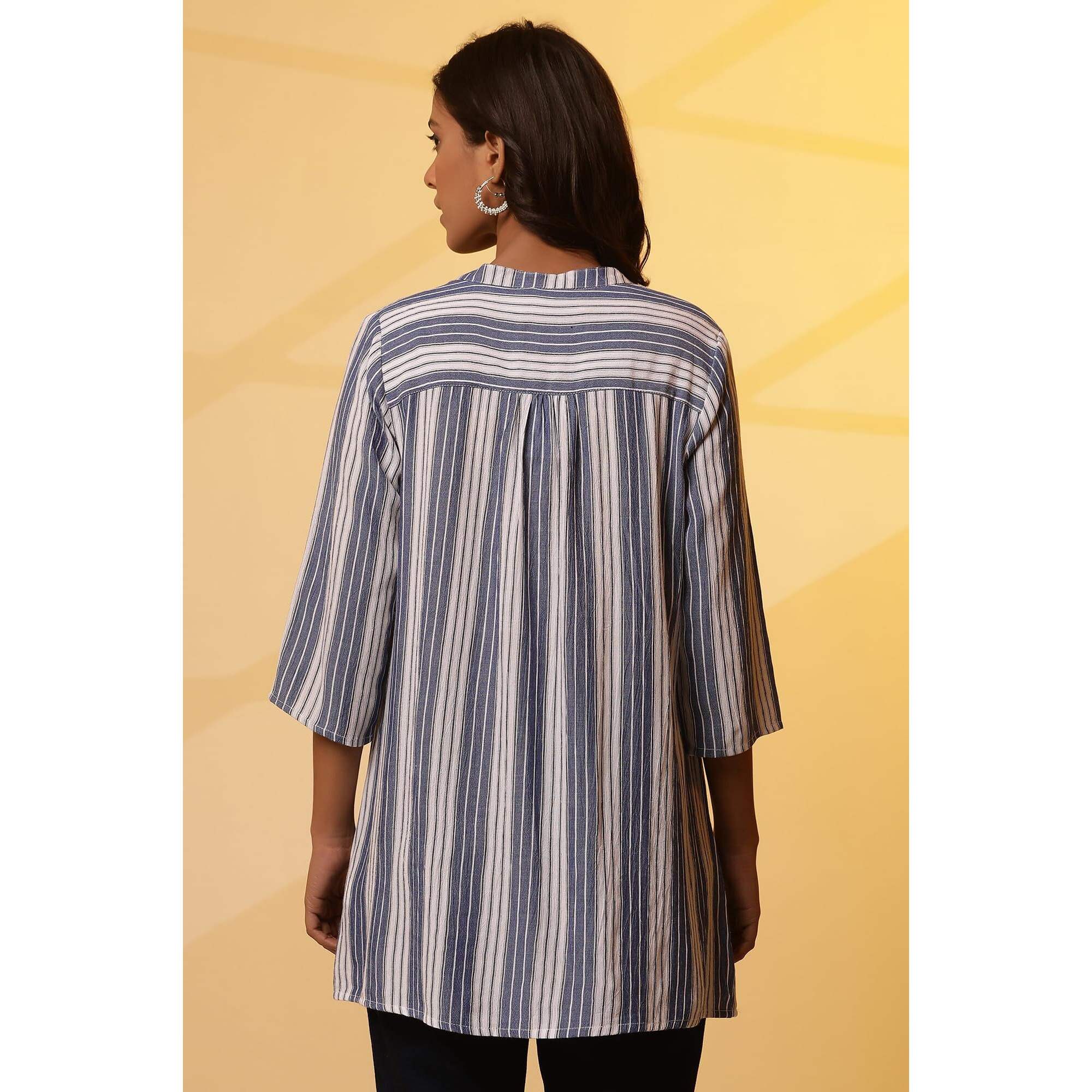 Aurelia Women Blue Striped Rayon Straight Kurti_24Fea30470_M