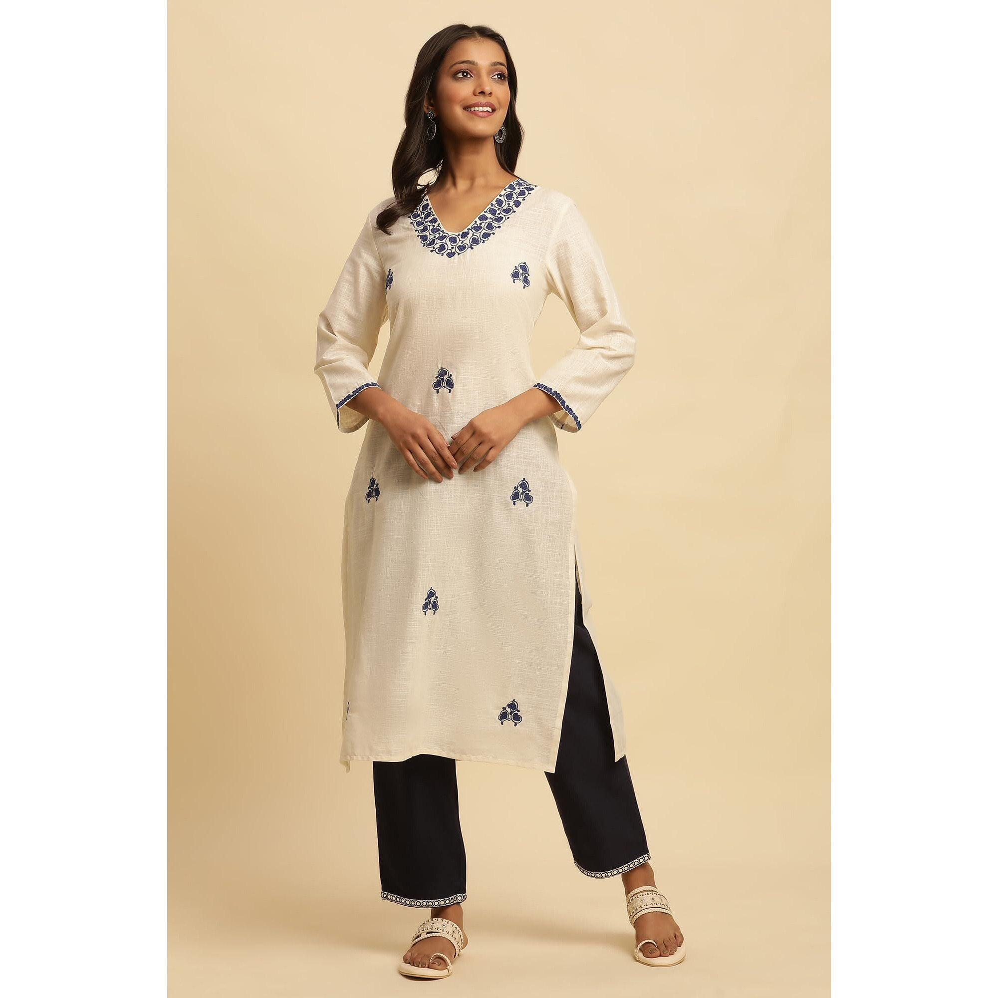 W Women Off White Solid Cotton Straight Kurta_24Festw10940-C6837_S