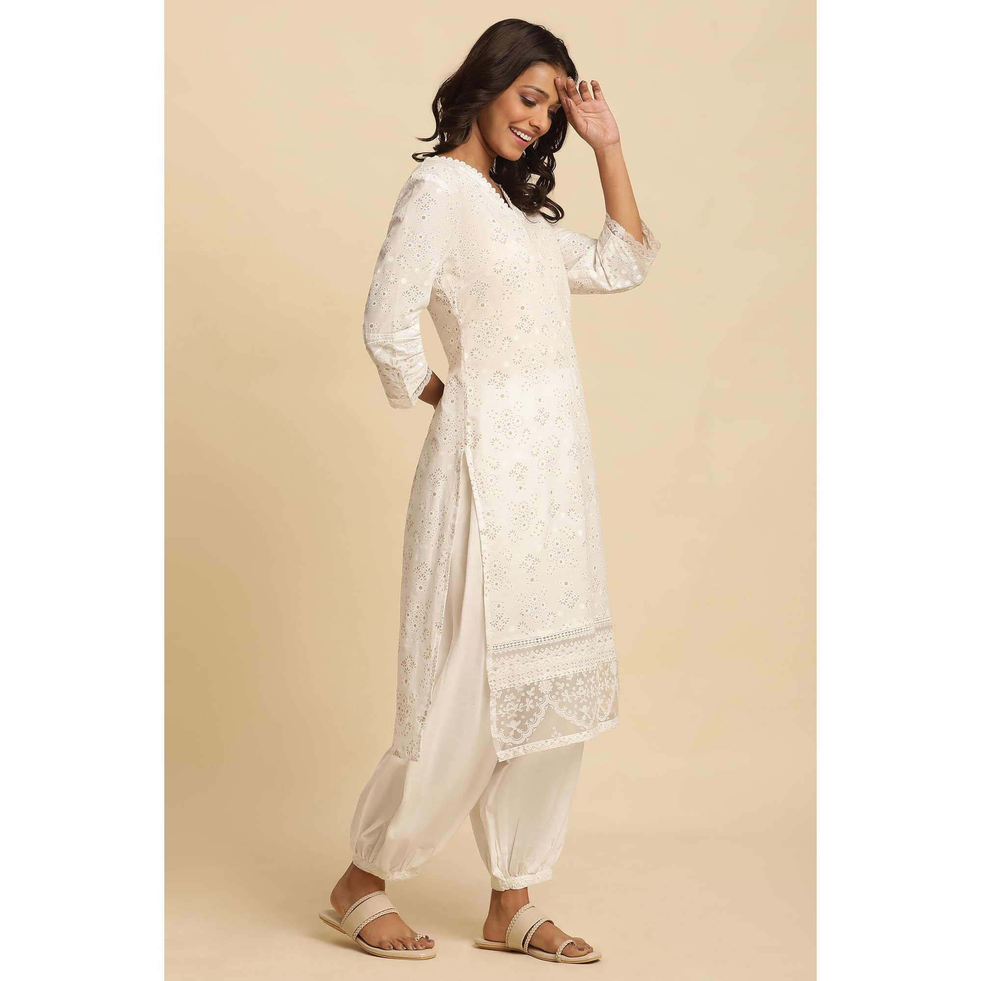 W Women White Floral Print Cotton Straight Kurta_24Few10818-123078_2Xl