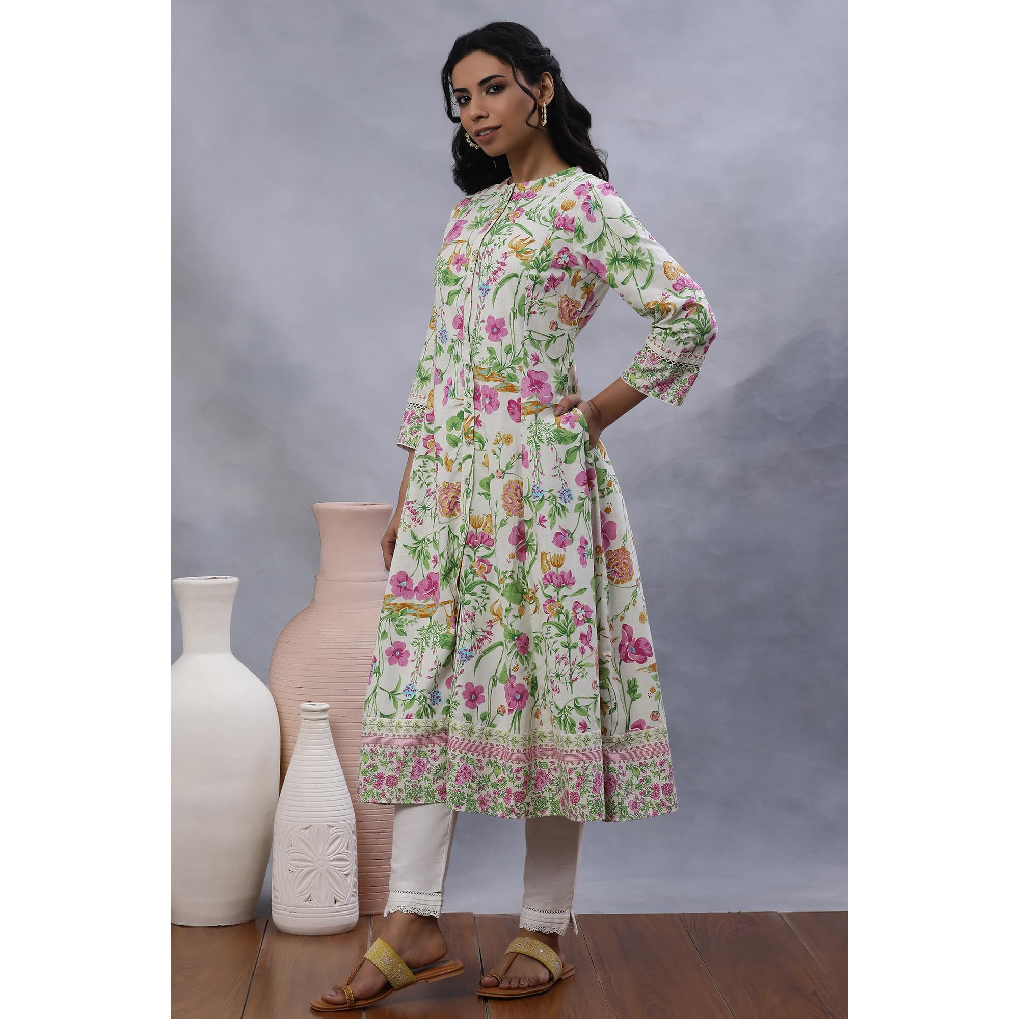 W Women Off White Floral Print Cotton Flared Kurta_24Few10590-121986_Xs