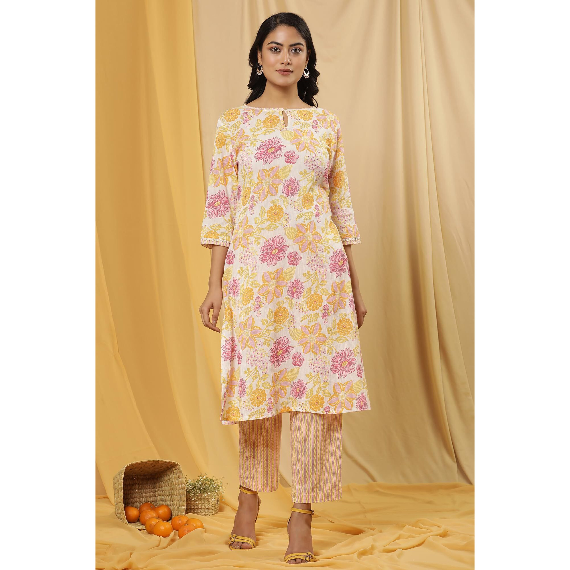 W For Woman White Floral Print Cotton A-Line Kurta_24Few10594-123196_M