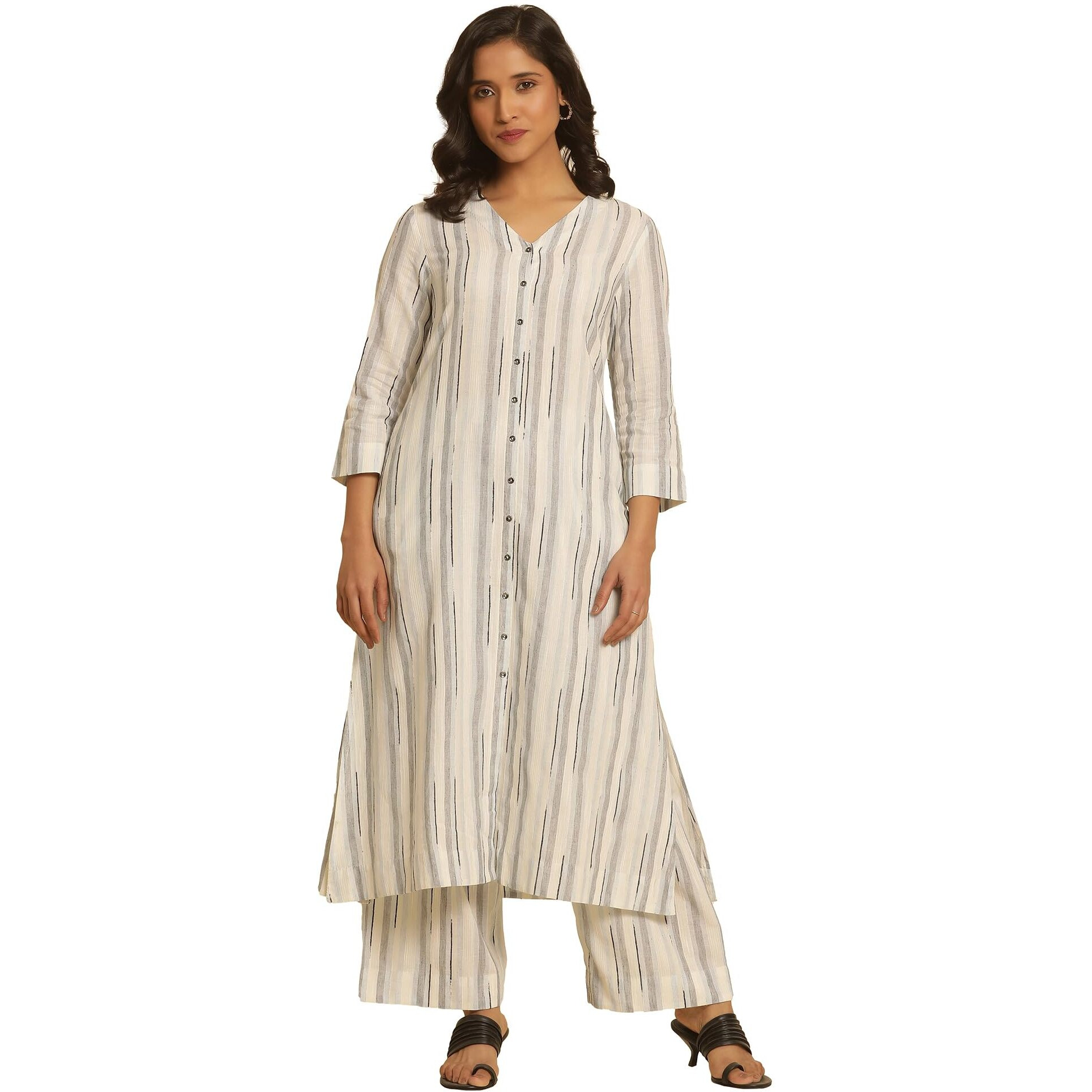 W Women White Solid Cotton Kurta & Flared Pant_24Fews11084-313886_S