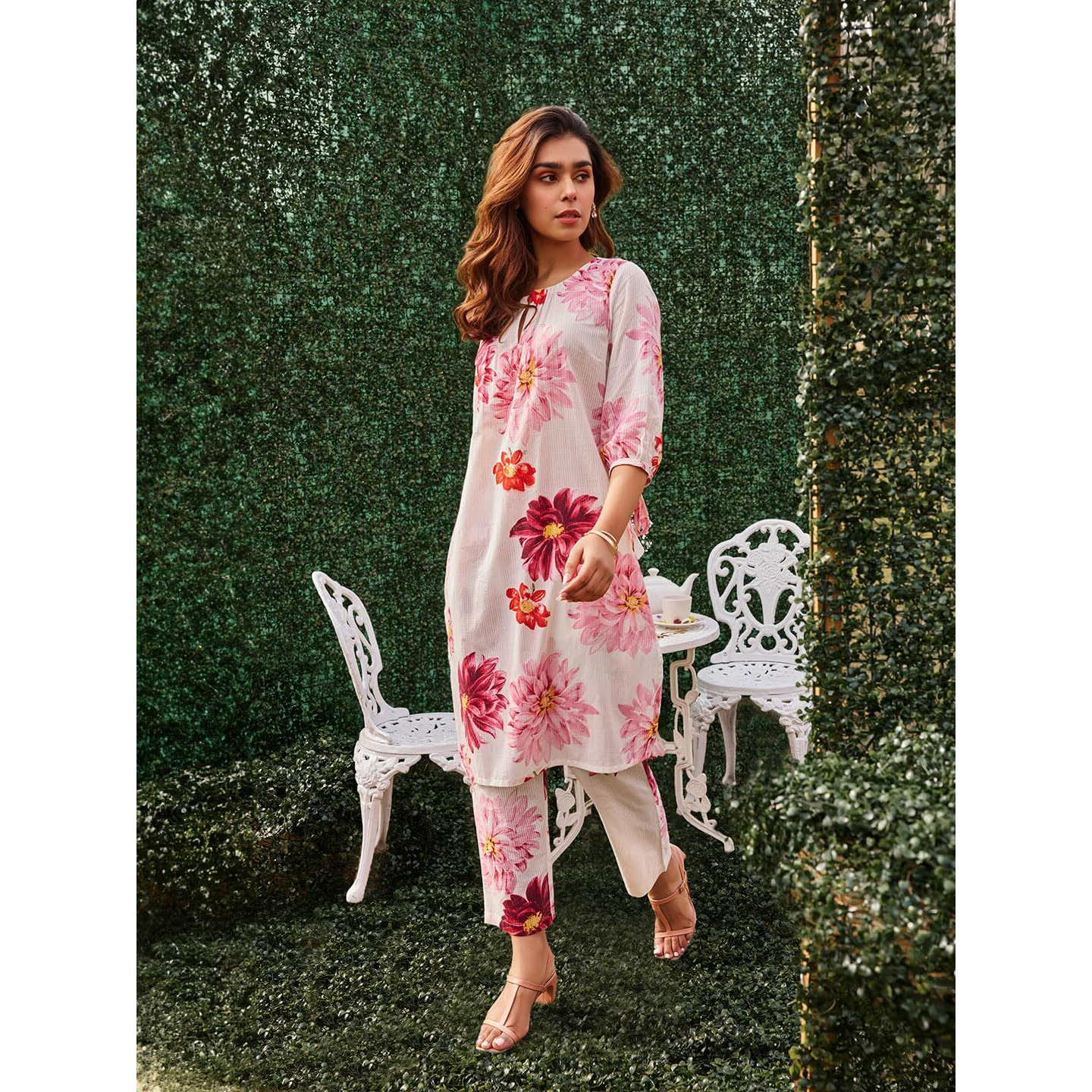 W For Woman White Floral Print Cotton A-Line Co-Ord Kurta Set With Straight Pant_24Fews11252-123564_S