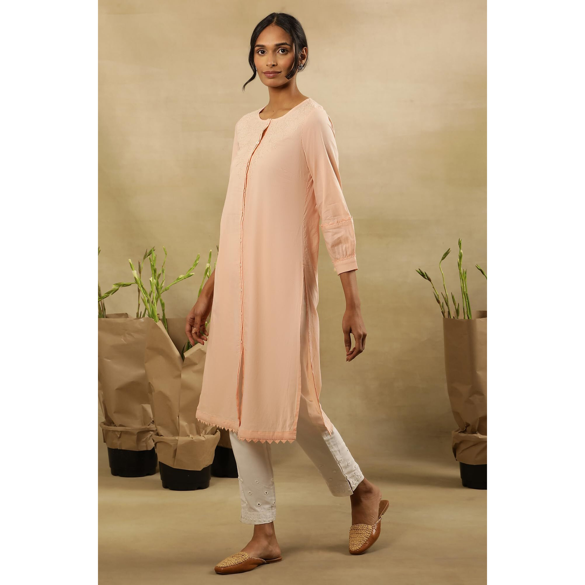 Folksong By W Women Pink Embroidered Cotton Straight Kurta_24Maf11701-920916_M