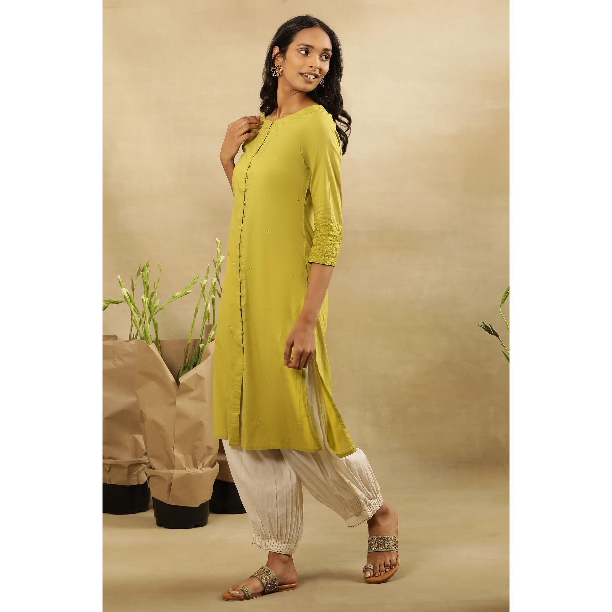 W For Woman Folksong By W Women Green Solid Cotton Straight Kurta_24Maf11727-920817_S
