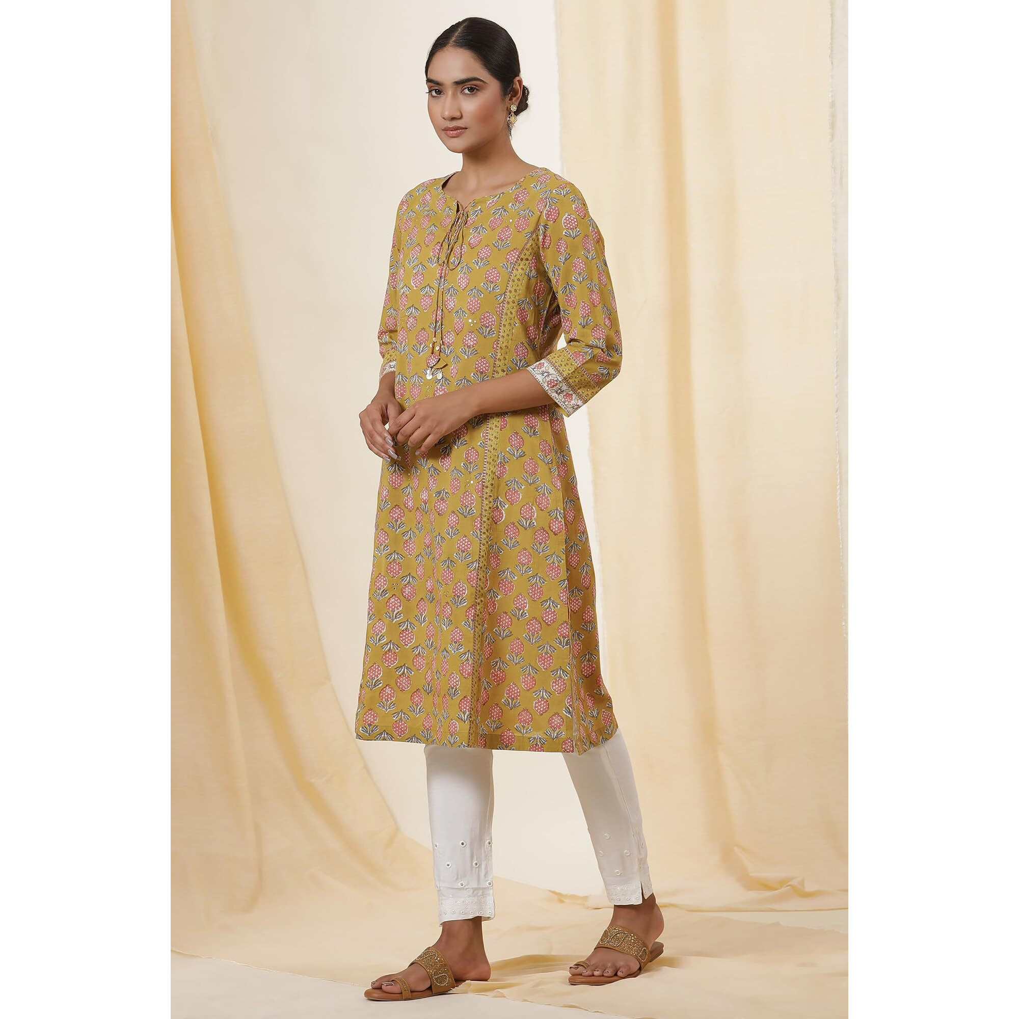 W For Woman Folksong Yellow Printed Cotton Straight Kurta_24Maf11905-911373_M