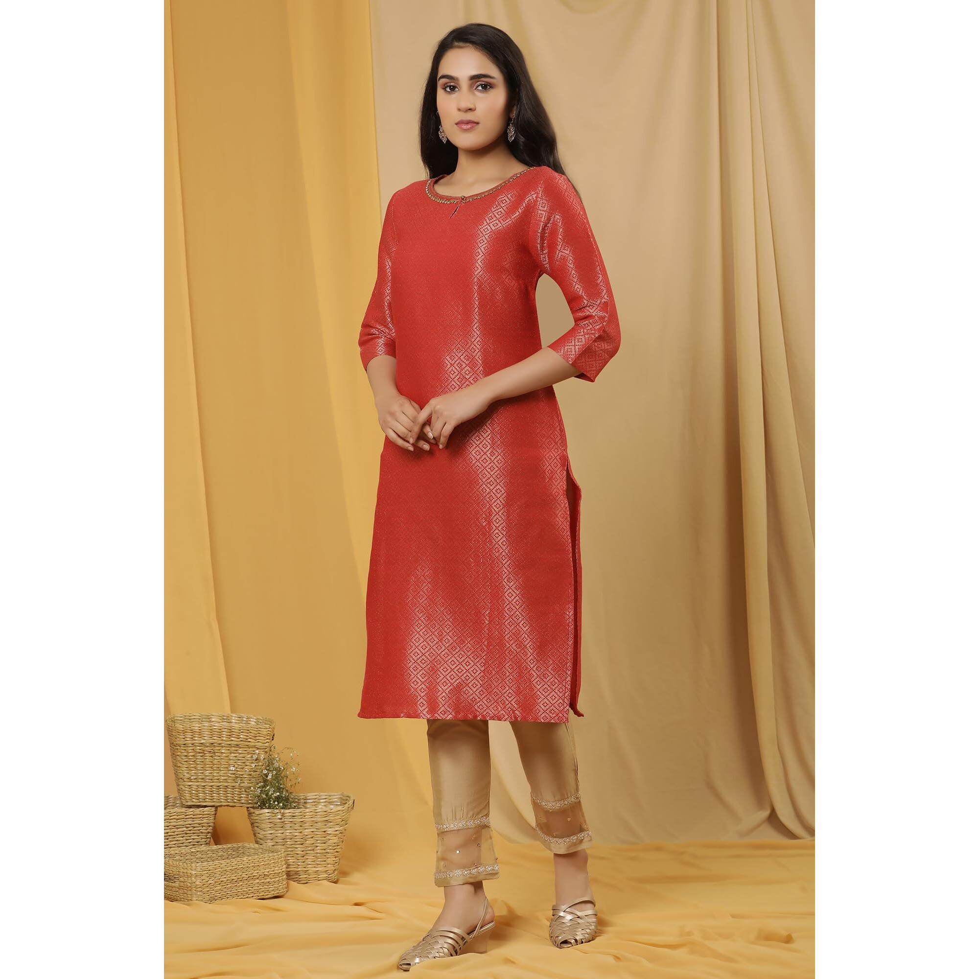 W For Woman Red Embellished Dobby Kurta And Gold Slim Pants_22Auws12748-312685_Xl