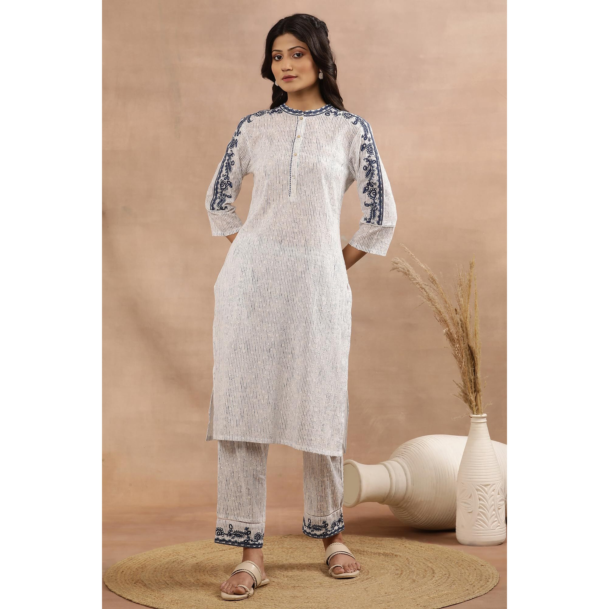 W For Woman White Cotton Stripe Printed Kurta With Thread Embroidery_24Auw10820-123096_Xs