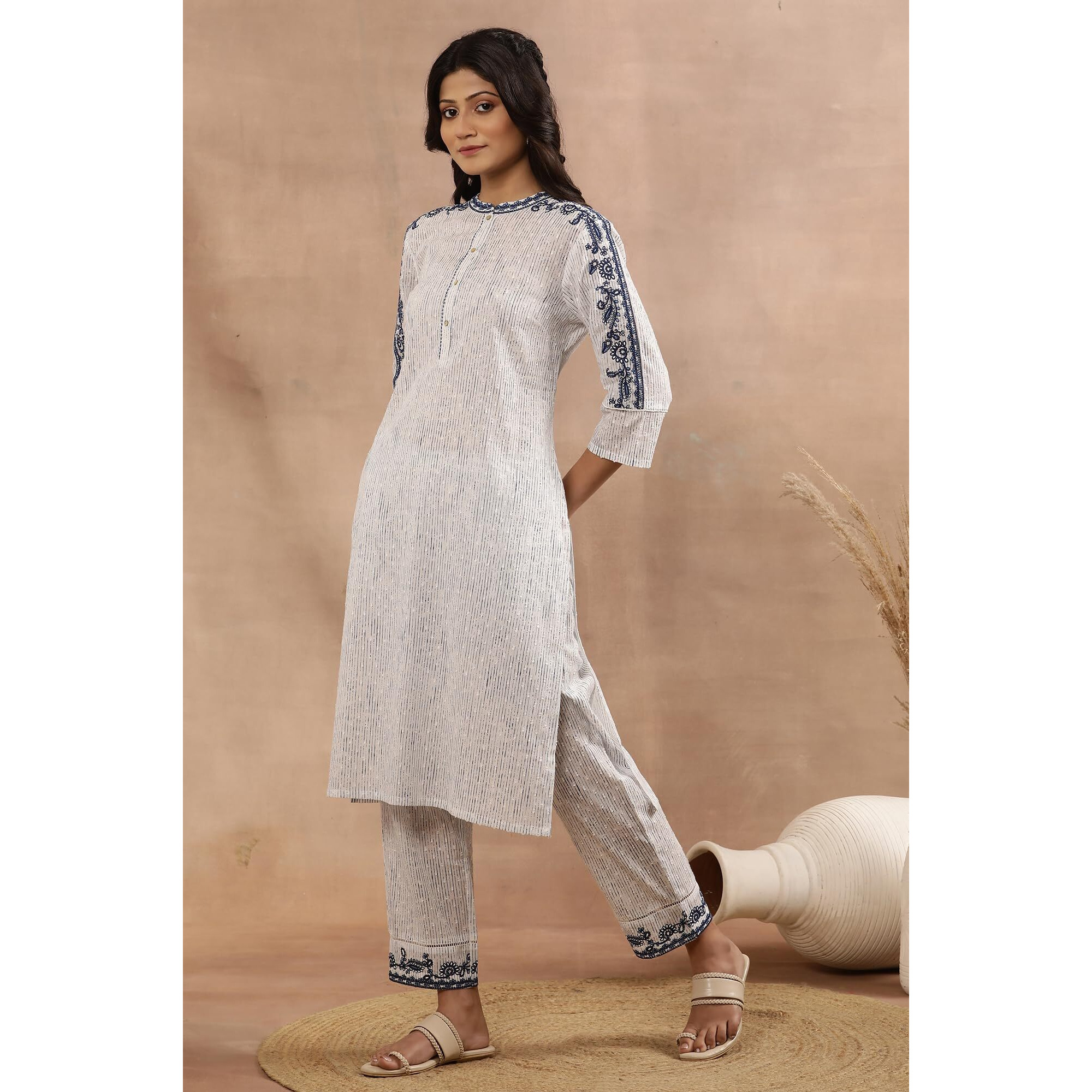 W For Woman White Cotton Stripe Printed Kurta With Thread Embroidery_24Auw10820-123096_Xs