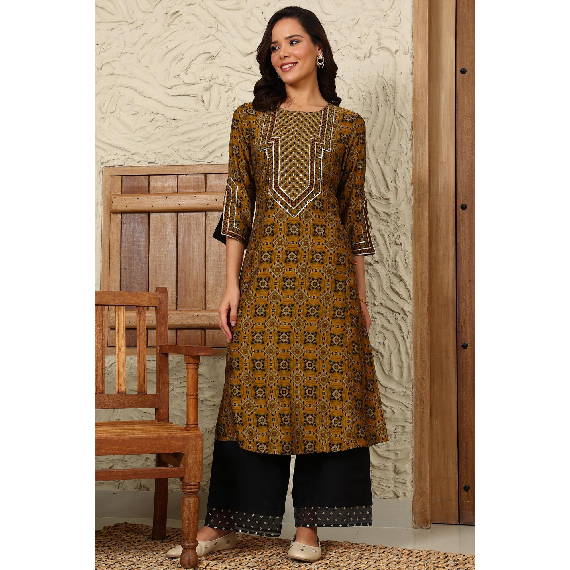 W For Woman Mustard Yellow Geometric Printed Sequined Straight Kurta_24Auw11680-124391_S