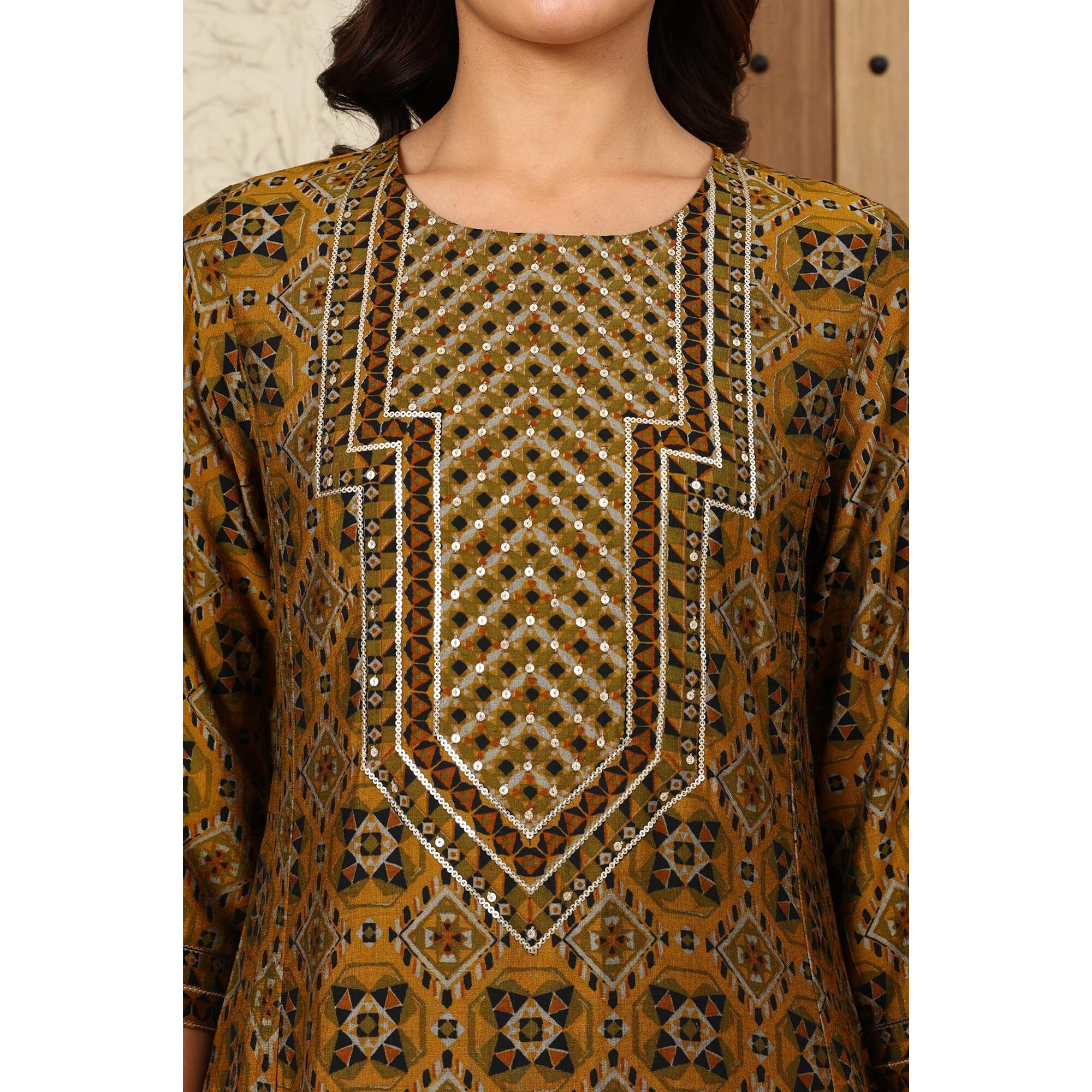 W For Woman Mustard Yellow Geometric Printed Sequined Straight Kurta_24Auw11680-124391_S