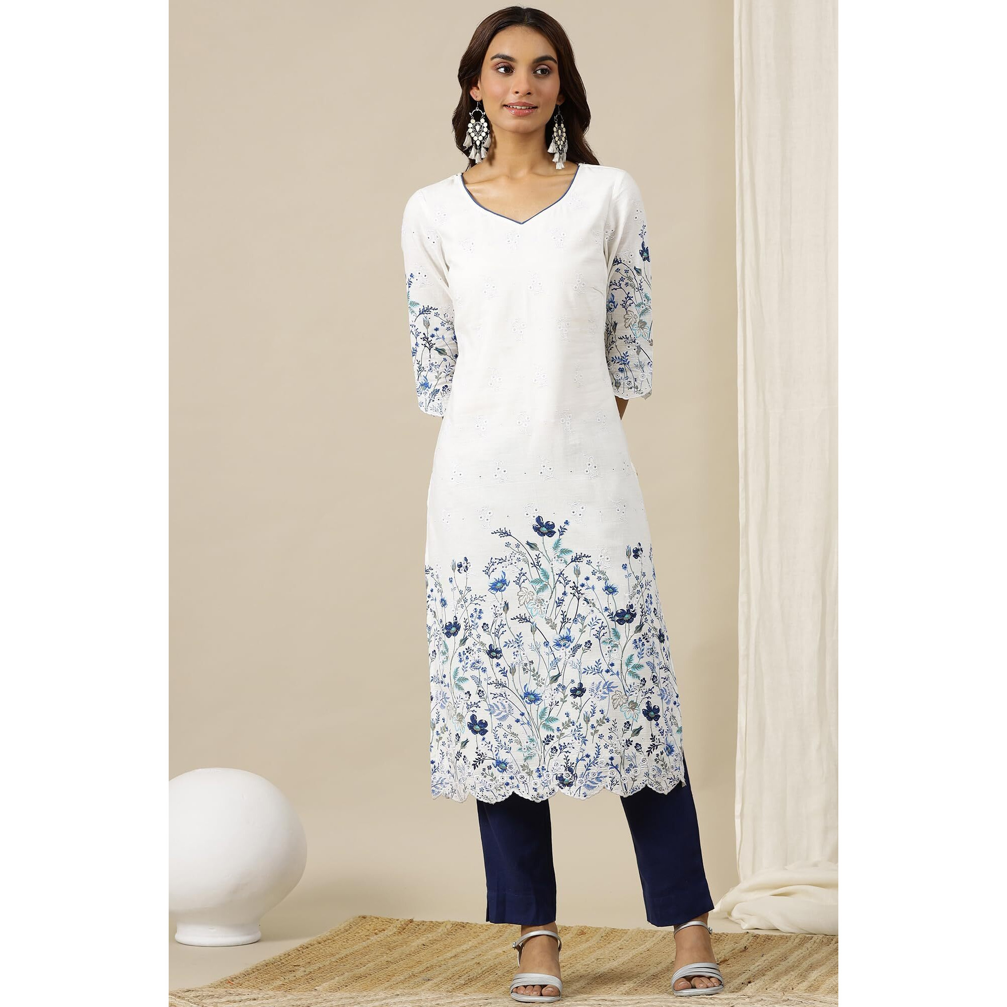 Aurelia Womens Floral Printed Straight Kurta | Sweetheart Neck Kurta For Women | Printed Kurta For Women | Beautiful Regular Fit Kurta For Women White