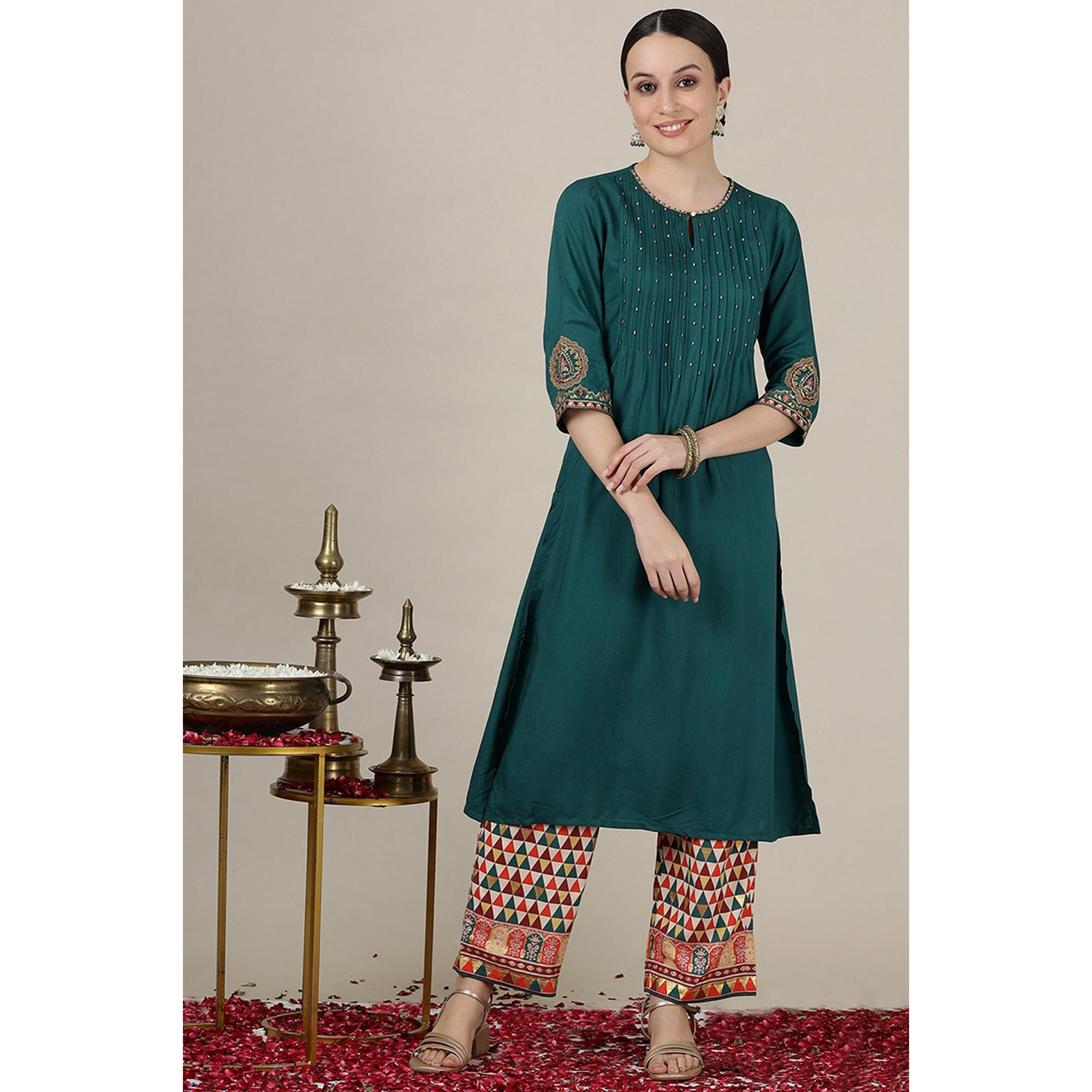 Aurelia Womens Solid Straight Kurta | Round Neck Kurta For Women | Solid Kurta For Women | Beautiful Regular Fit Kurta For Women Green