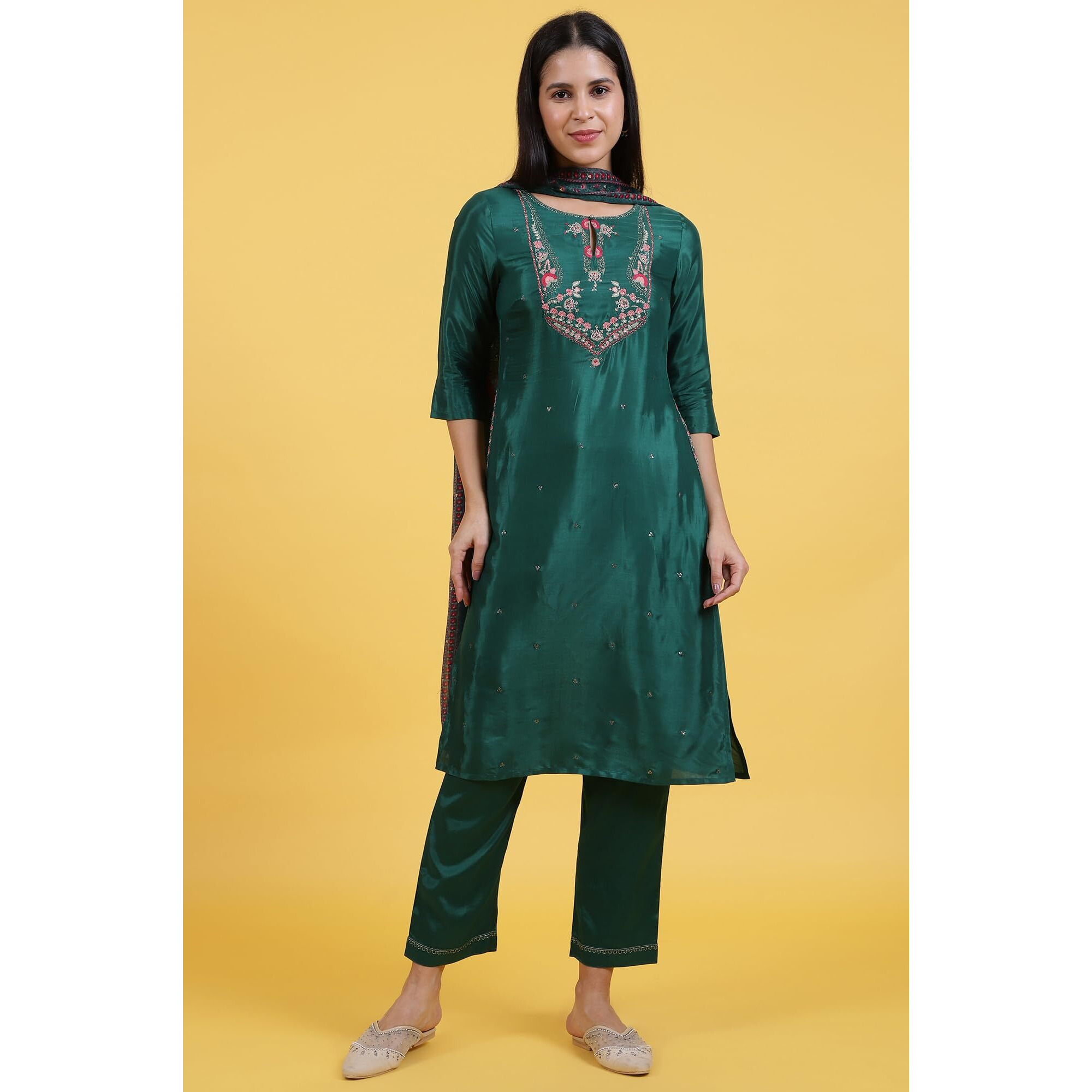 W For Woman Green Thread Embroidered Straight Kurta And Pants Set With Dupatta (Size L)-Ws12310-119954