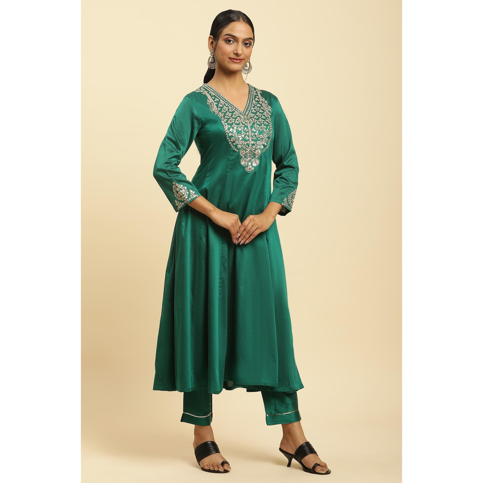 W For Woman Green Panelled Embroidered Kurta, Slim Pants And Dupatta Set (Size 2Xl)-Ws10451-221250