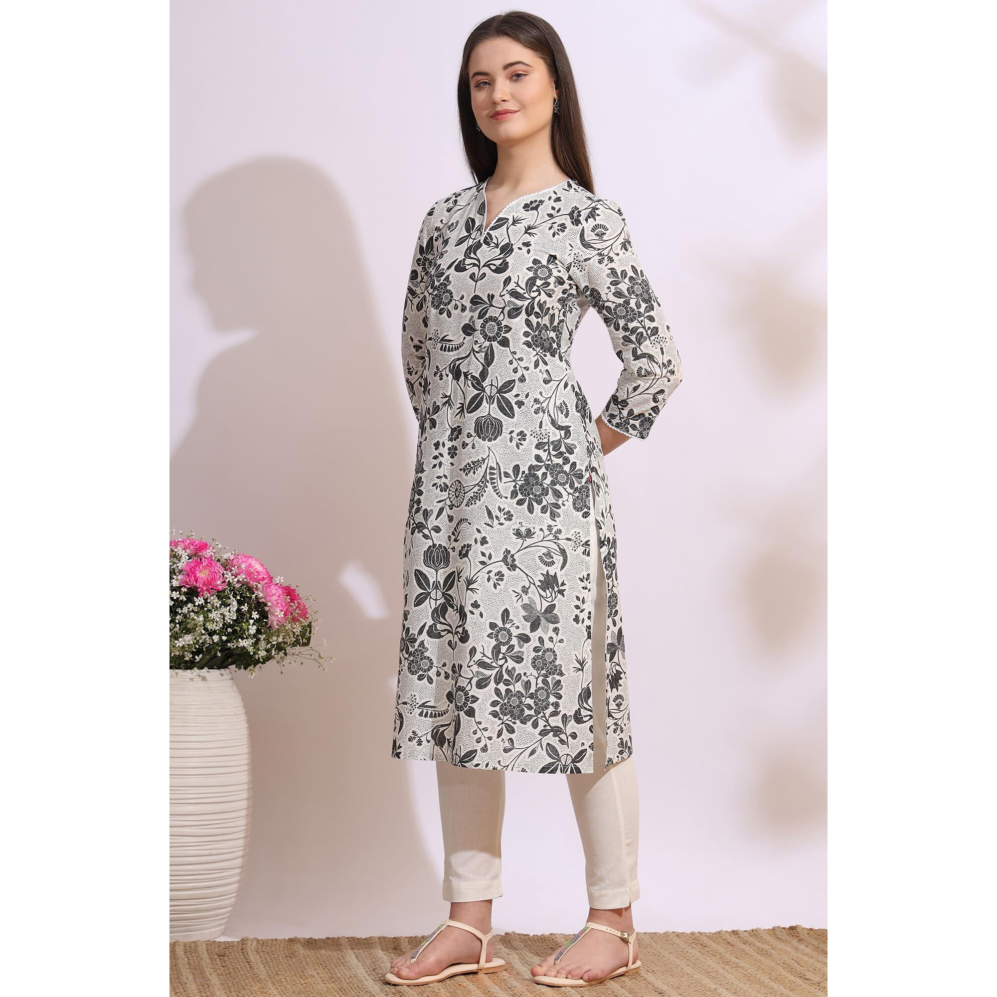 W For Woman Off-White Bold Floral Printed Cotton Cambric Straight Kurta (Size Xl)-W12792-126188