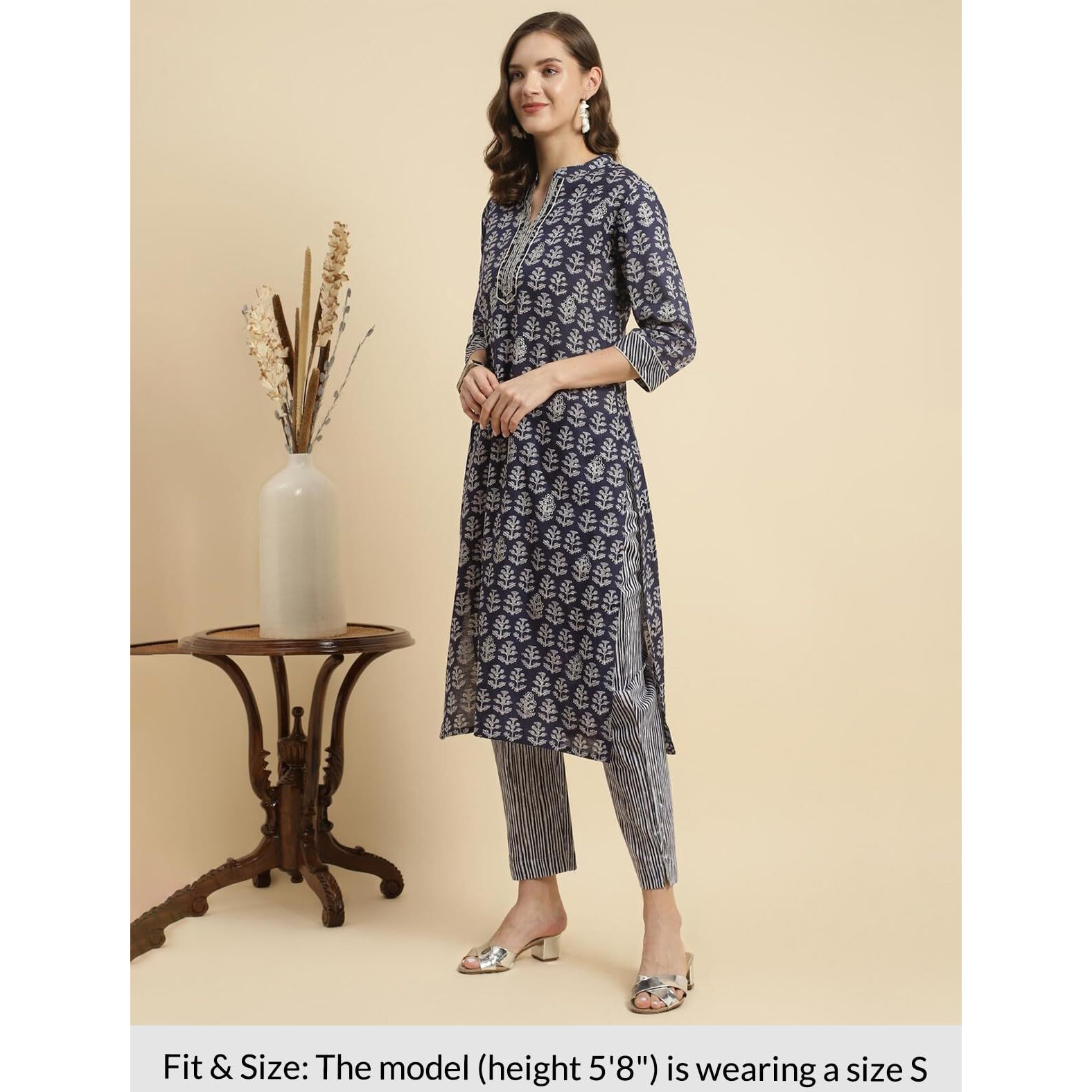 Rangita Women Indigo Cotton Floral Printed Calf Length Straight Kurti With Pants, S