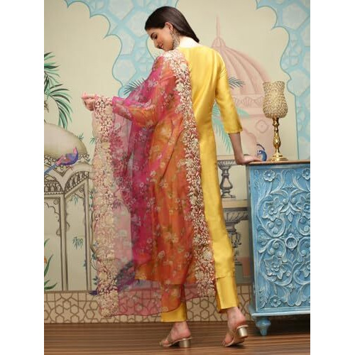 Ishin V-Neck Three-Quarter Sleeves Kurta With Trousers & With Printed Dupatta | Kurta Set For Women | Kurta With Trousers And Dupatta