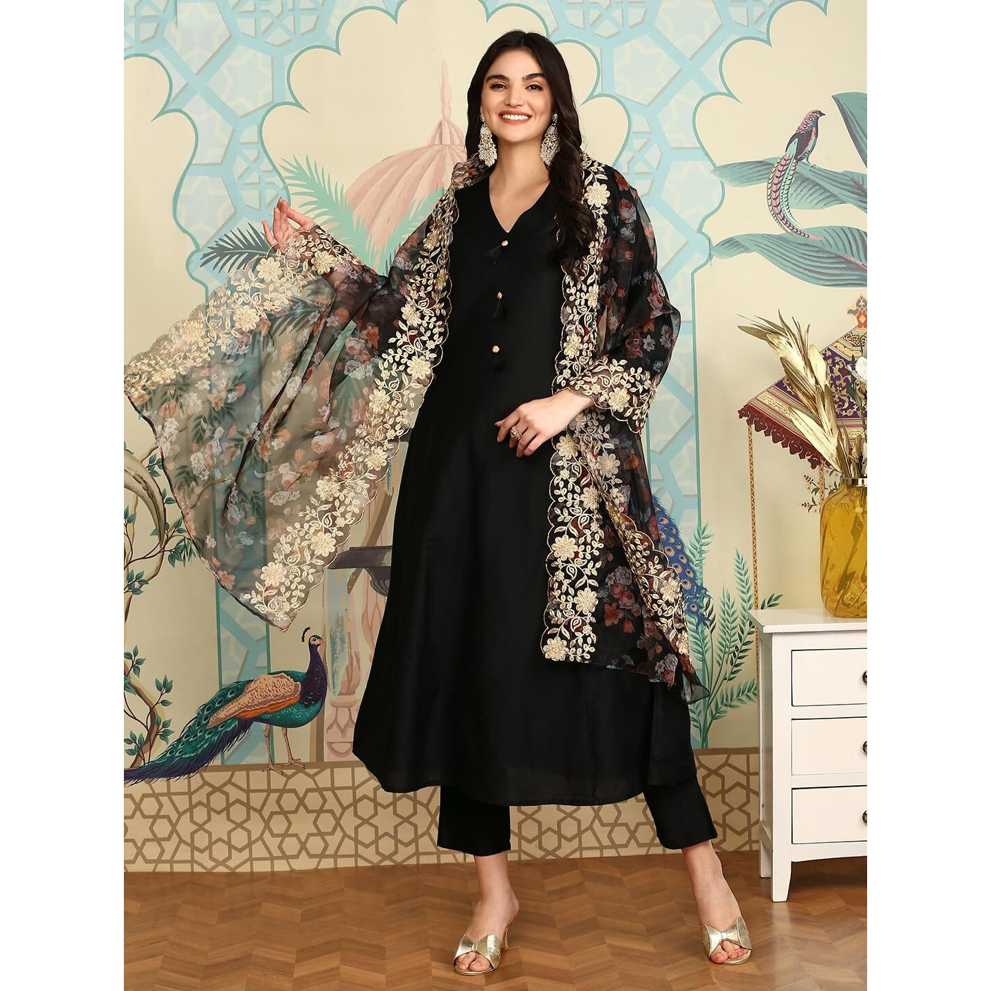 Ishin V-Neck Three-Quarter Sleeves Kurta With Trousers & With Printed Dupatta | Kurta Set For Women | Kurta With Trousers And Dupatta