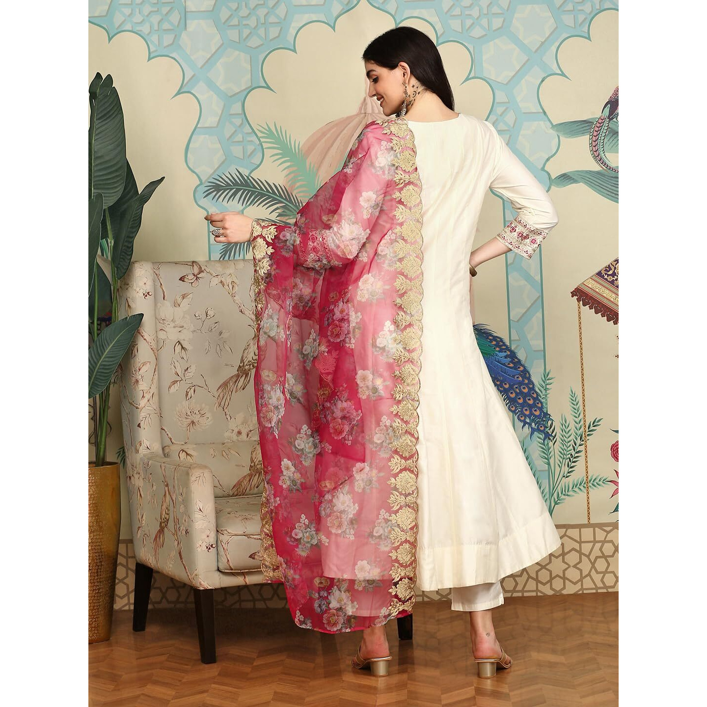 Ishin White Floral Embroidered Thread Work Straight Kurta With Trousers & Dupatta | Kurta Set For Women | Kurta With Trousers And Dupatta