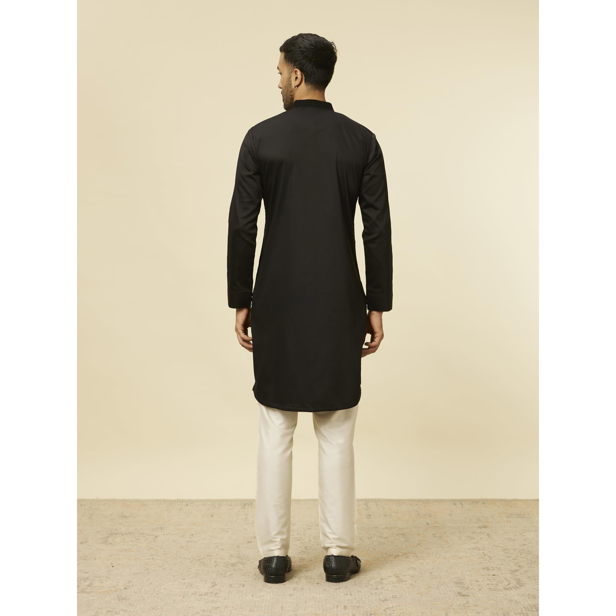 Manyavar Men's Black Striped Patterned Kurta (L)