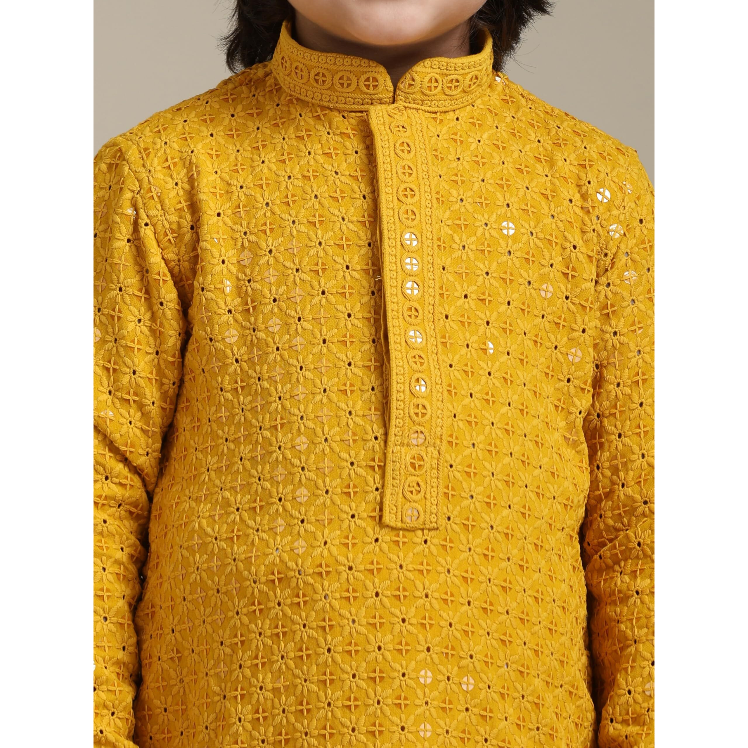 Manyavar Boys Viscose Sequined Kurta Pyjama Set (2Pcs)(8-10 Years)