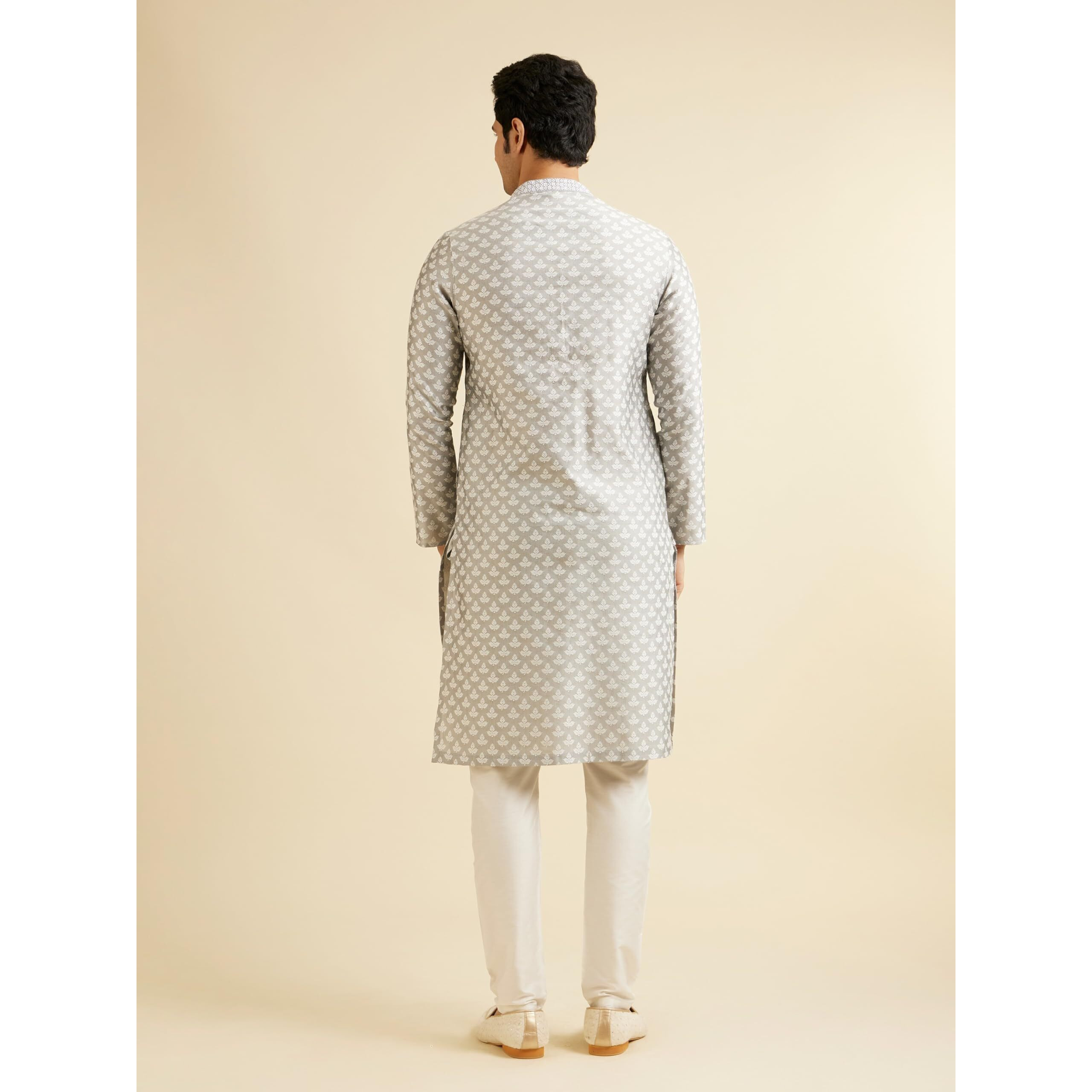 Manyavar Men's Viscose Blend Digital Leaf Print Kurta Set (Light Grey,L)