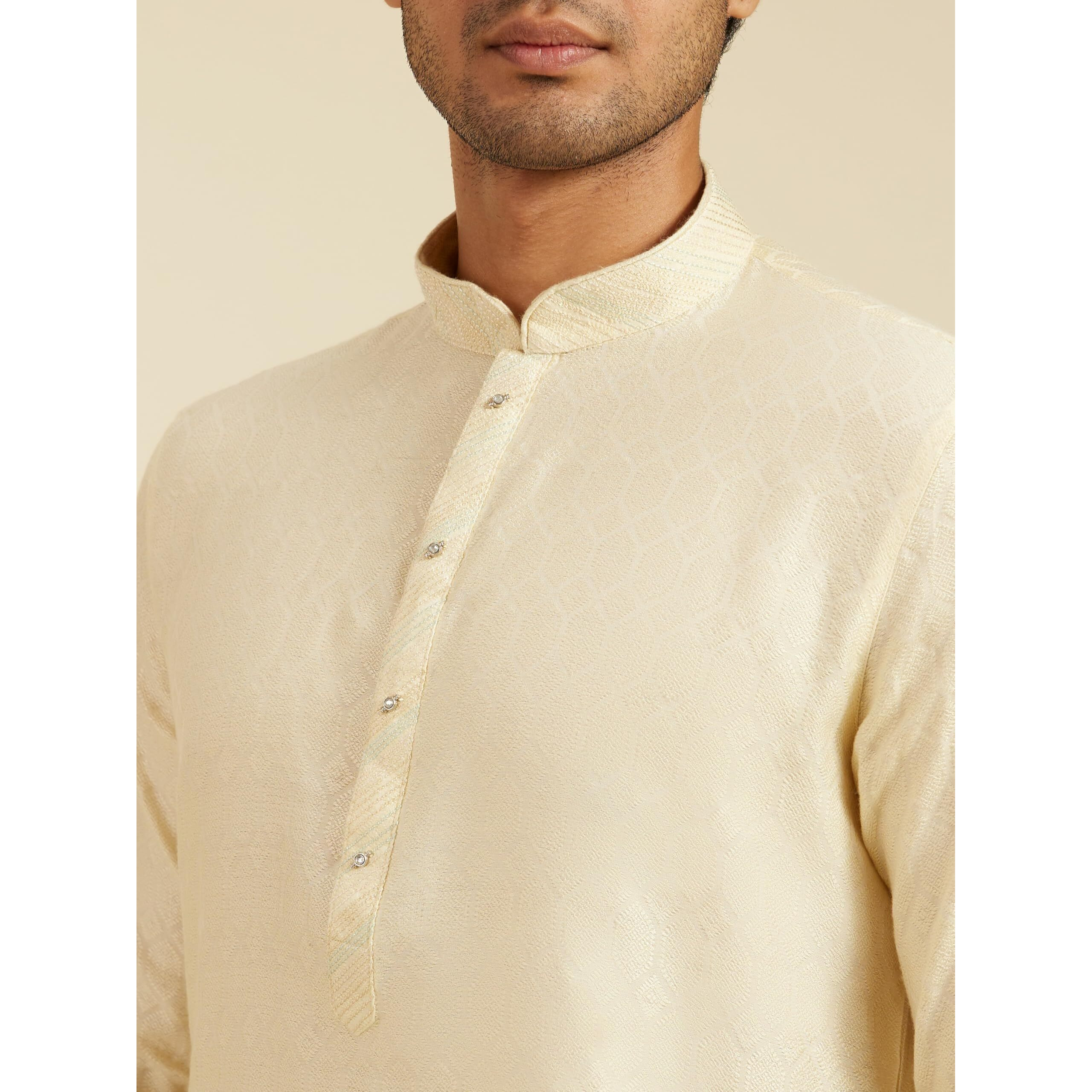 Diwas By Manyavar Men's Viscose Blend Self Design Kurta (Cream,M)