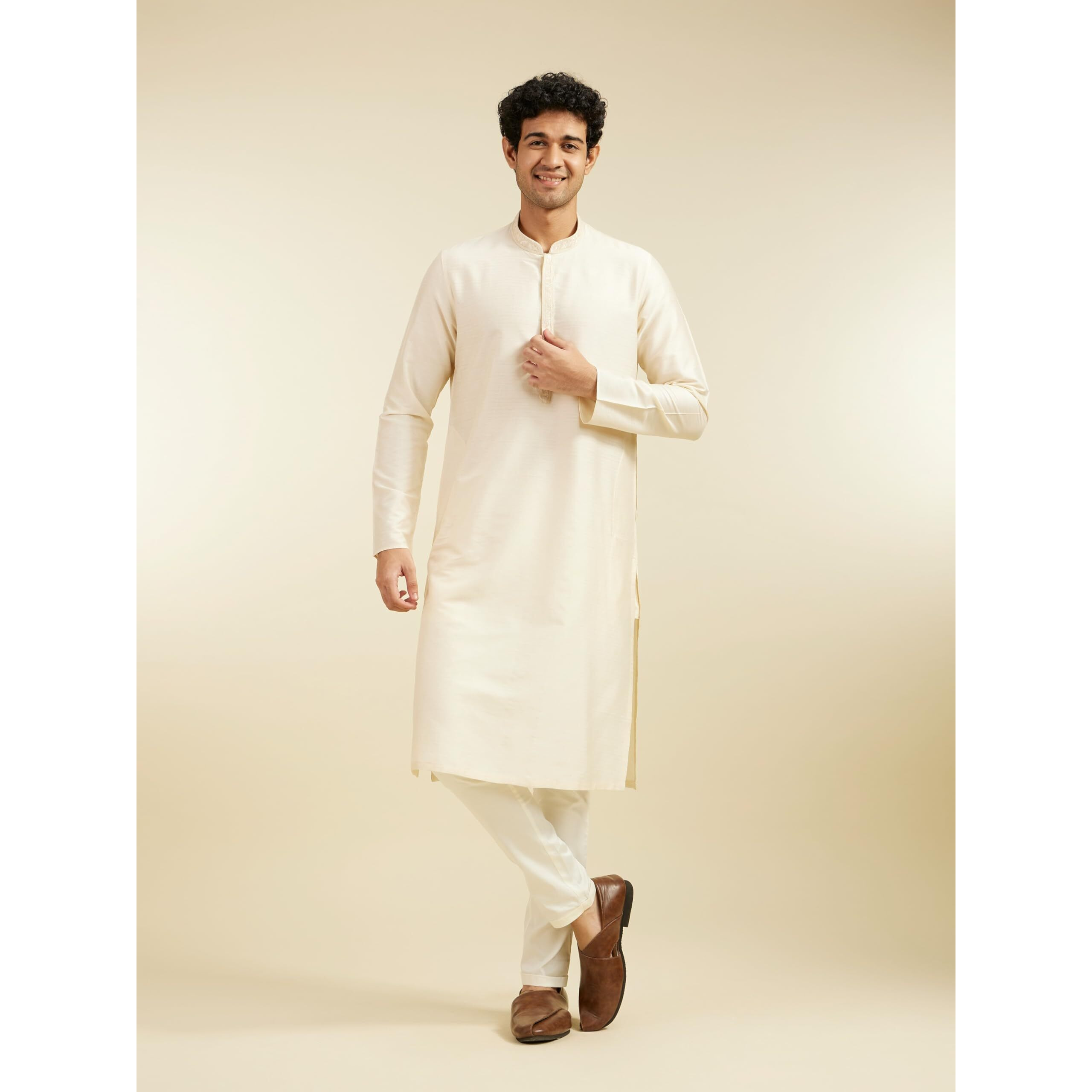 Diwas By Manyavar Men's Viscose Blend Solid Kurta (Cream,L)