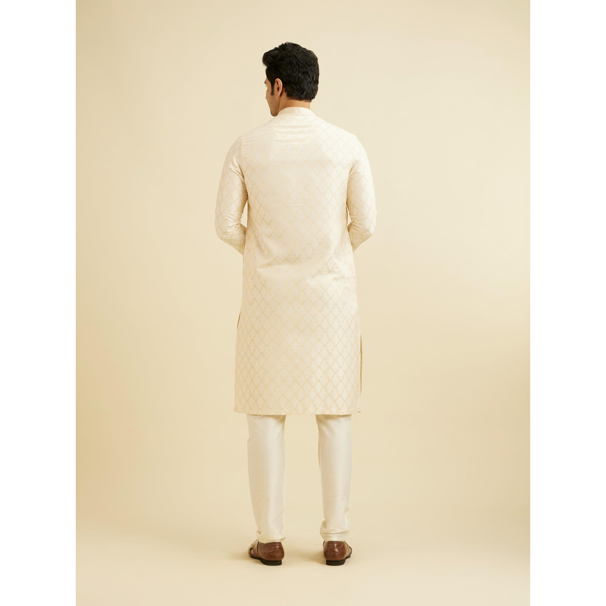 Manyavar Men's Viscose Blend Thread Work| Self Design Kurta Pyjama Set (Cream,Xl)