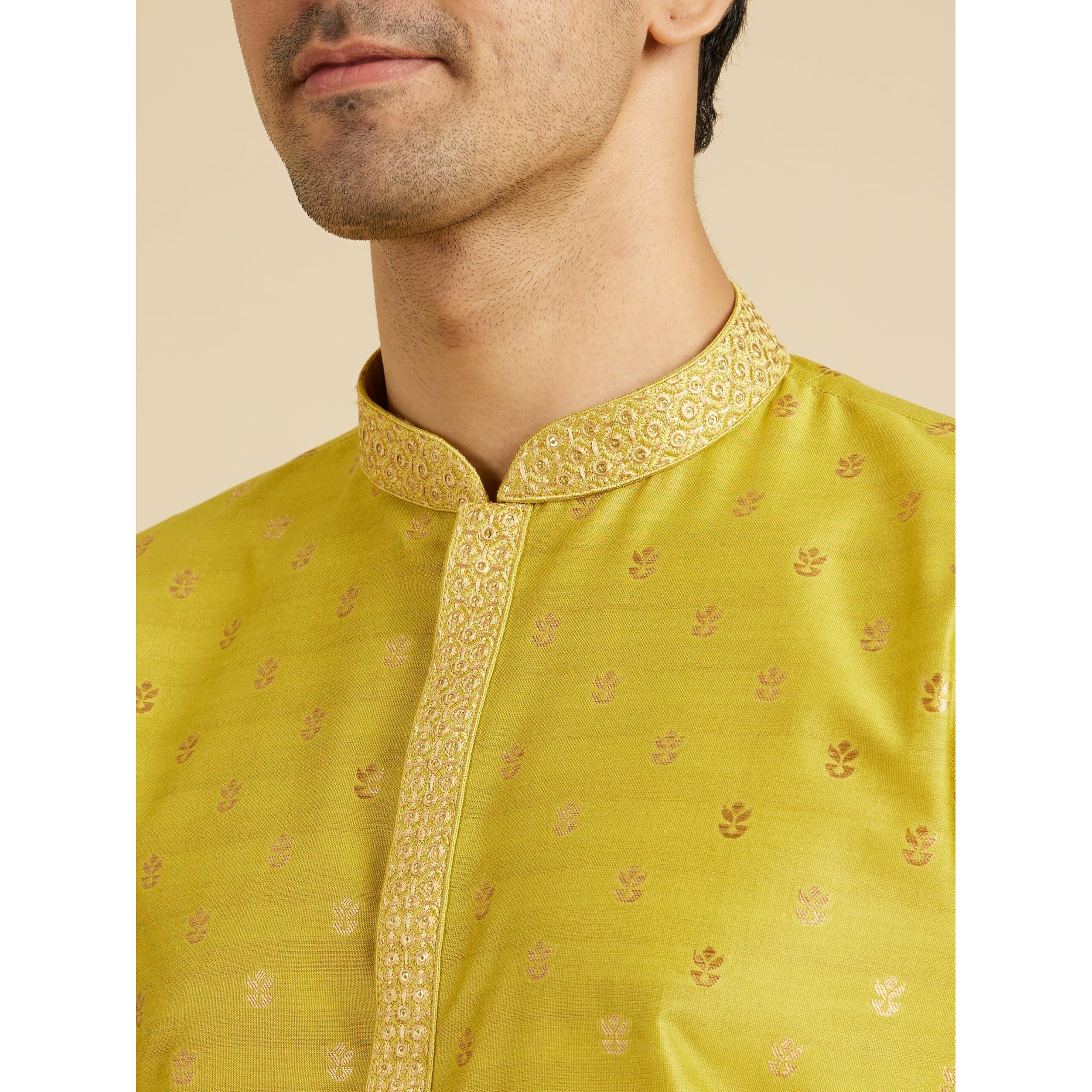 Manyavar Men's Art Silk Neck Embroidered & Foil Prints Kurta Pyjama Set (Green,L)
