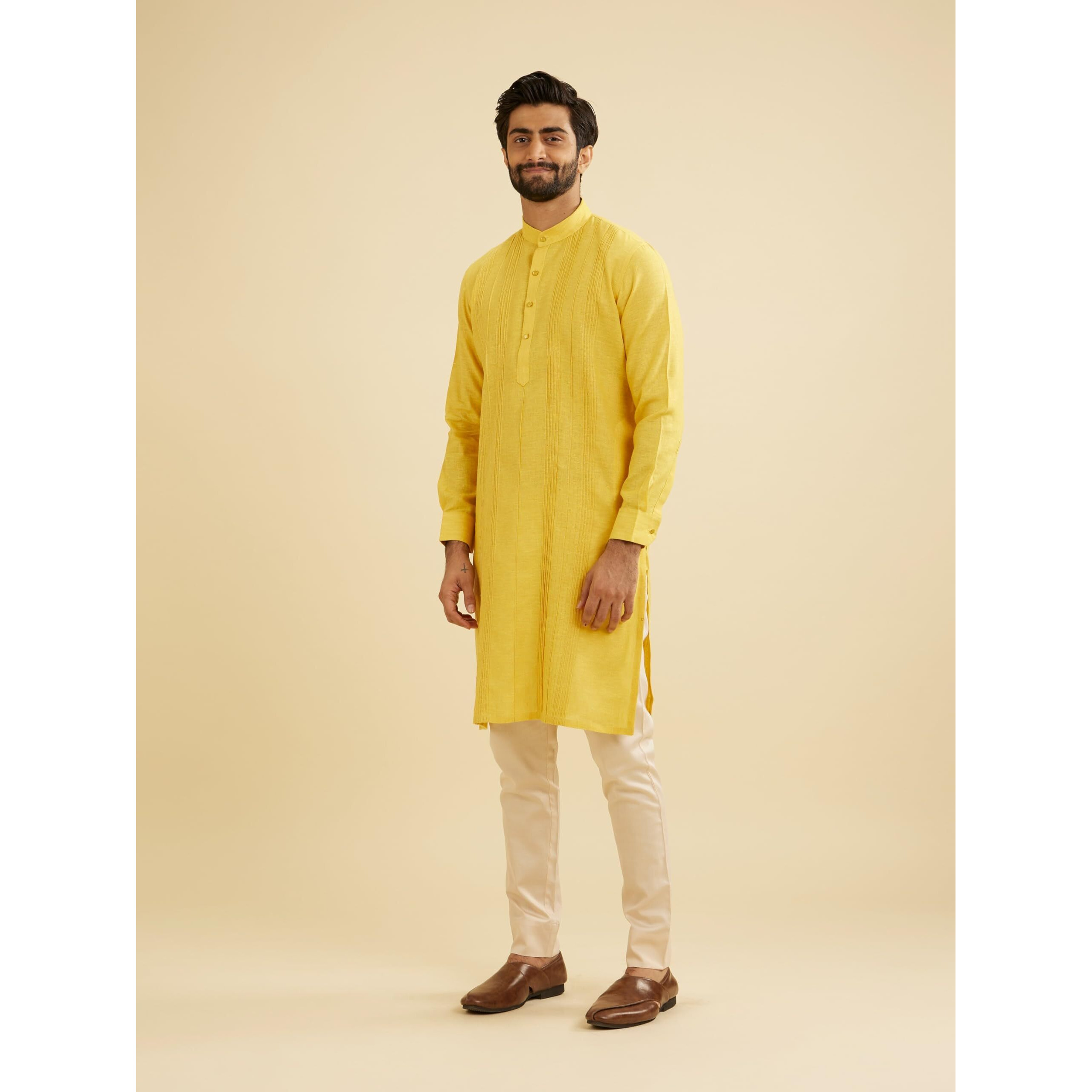 Manyavar Linen Men's Self Design Kurta (Yellow,M)