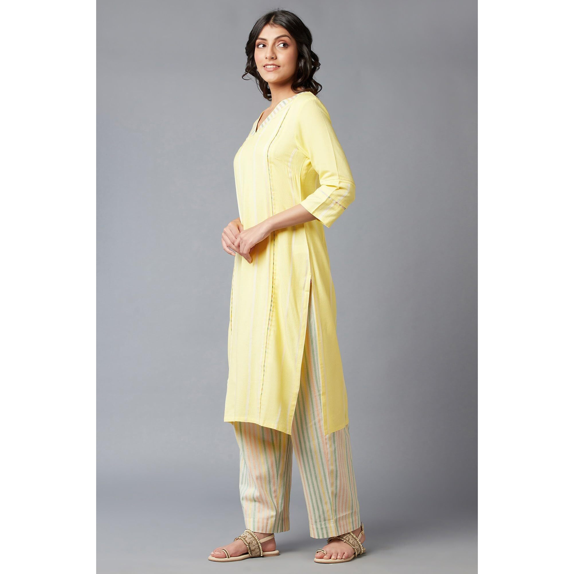 W For Woman Light Yellow V-Neck Kurta With Princess Seam Inserts_22Few17466-312198_Xl
