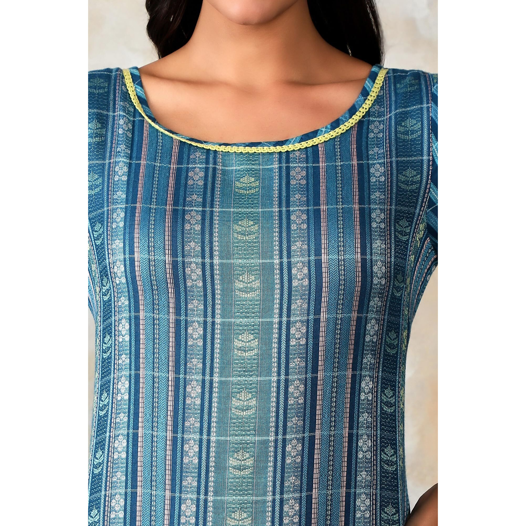 Aurelia Women's Blue Geometric Printed Printed Regular Kurta