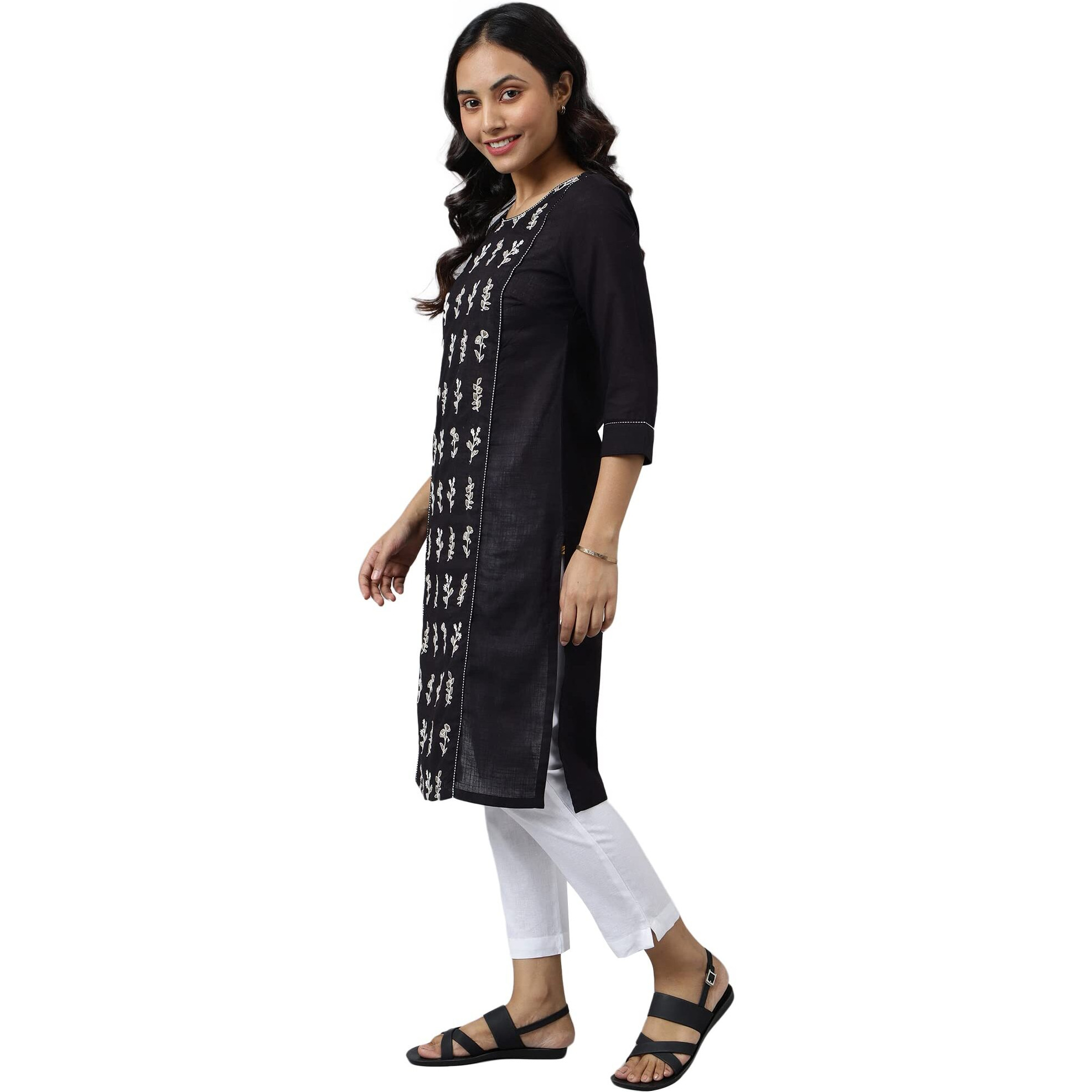 Aurelia Women's Cotton Black Solid Round Neck Straight Kurta_22Aua13344-604577_M