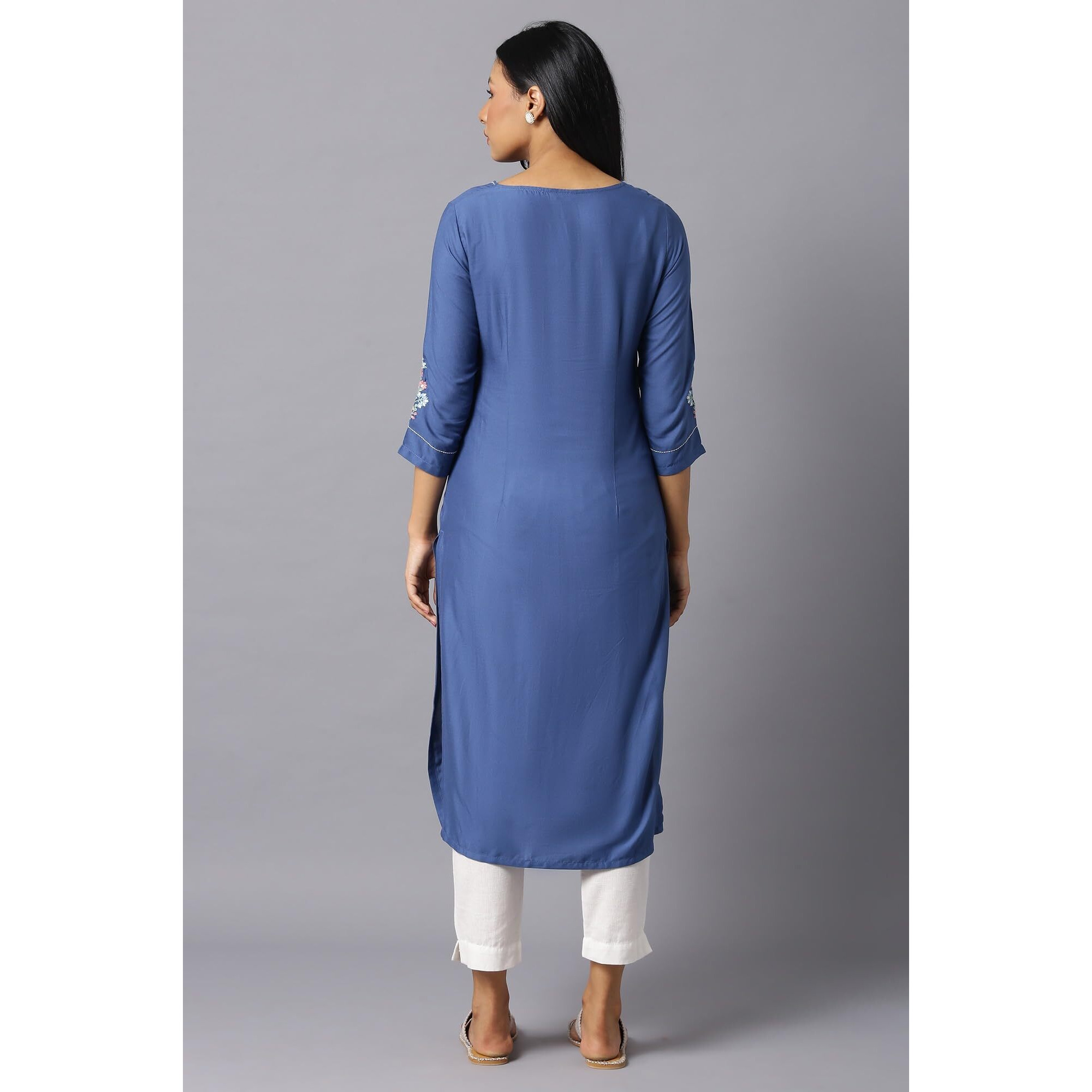 W For Woman Dark Blue Embroidered Kurta In Round Neck_22Auw15941-218190_Xs