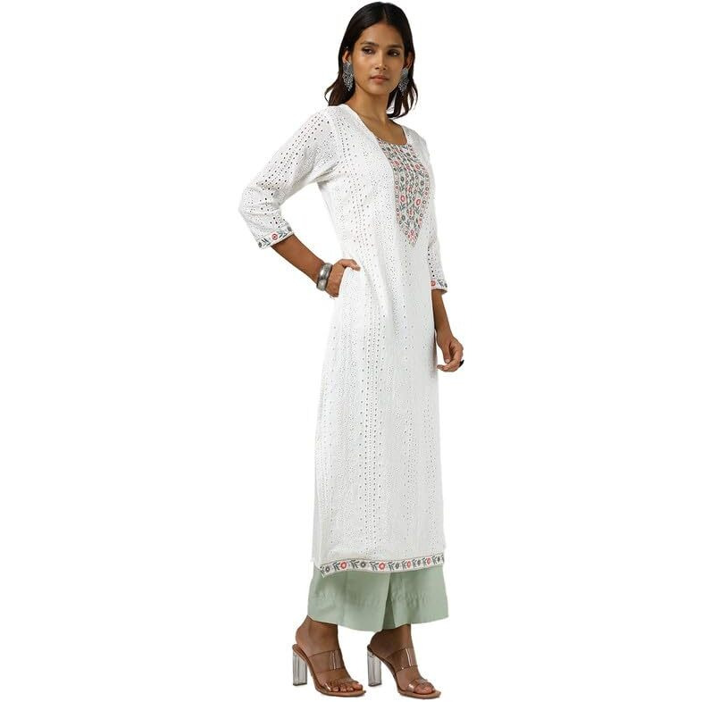 Soch Womens Maroon Velvet Embroidered Kurta Set