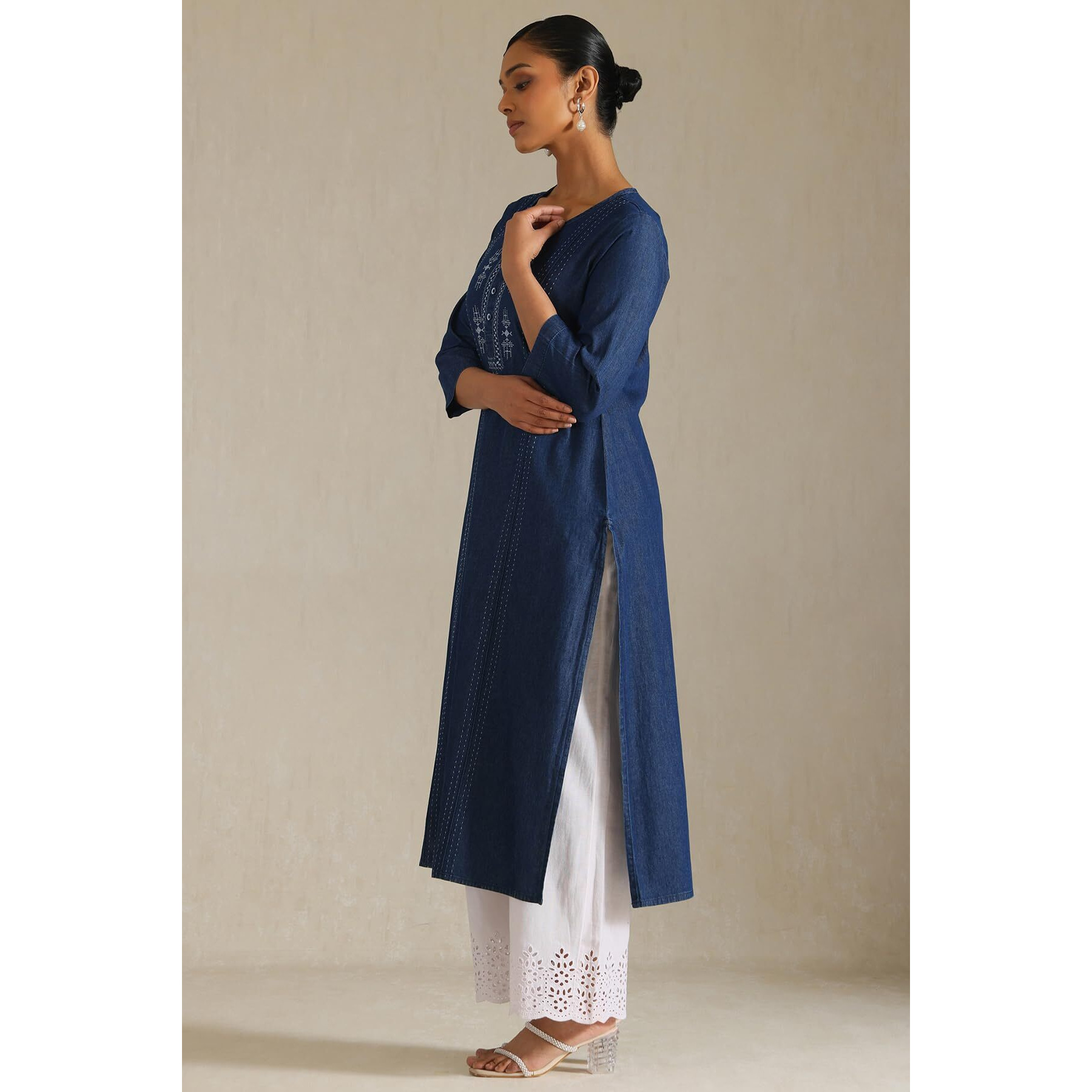 Soch Women's Denim Embroidered Regular Kurta (Cws5Ku61237_Indigo