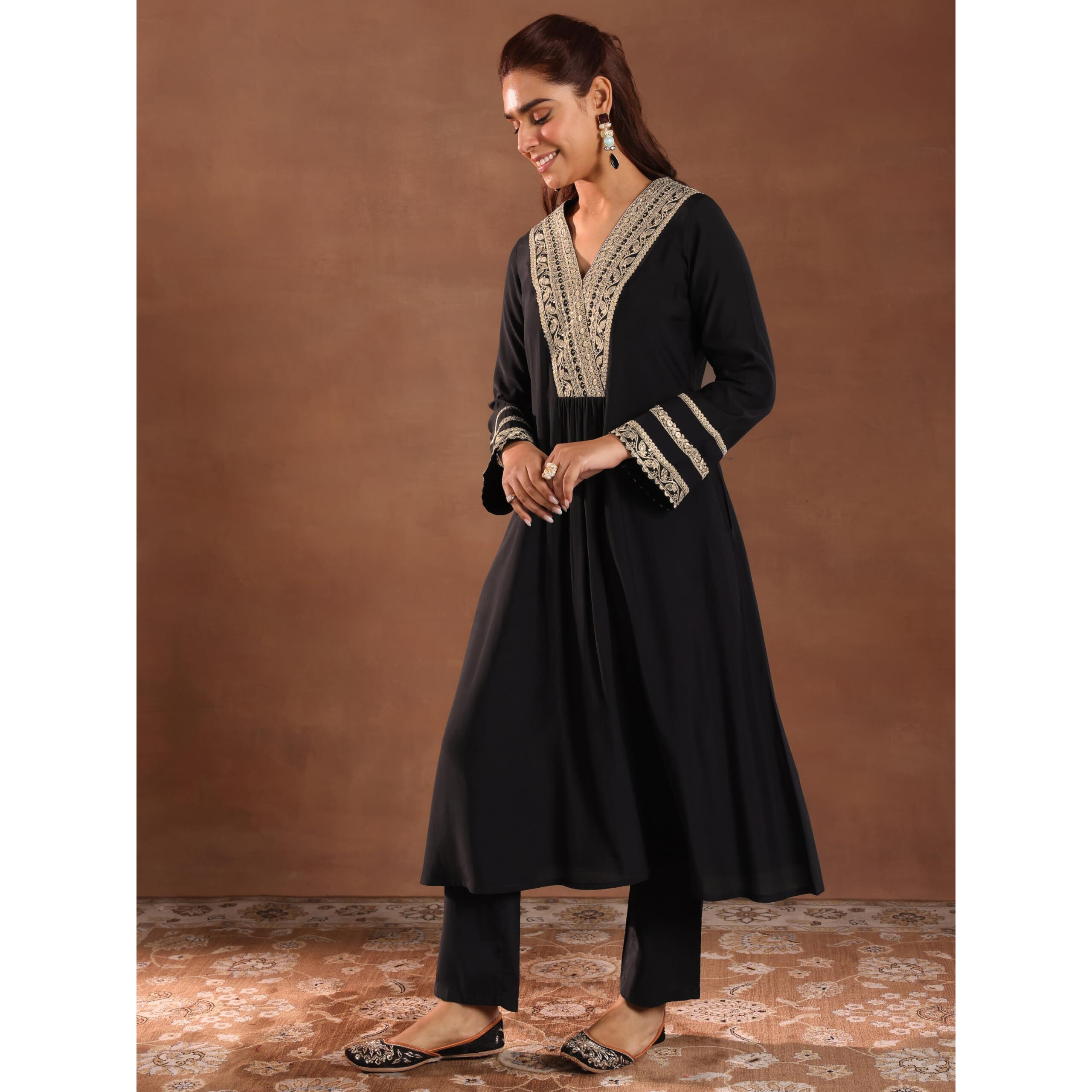 Libas Women's Silk Blend Yoke Design Kurta Set (Gs894 Black