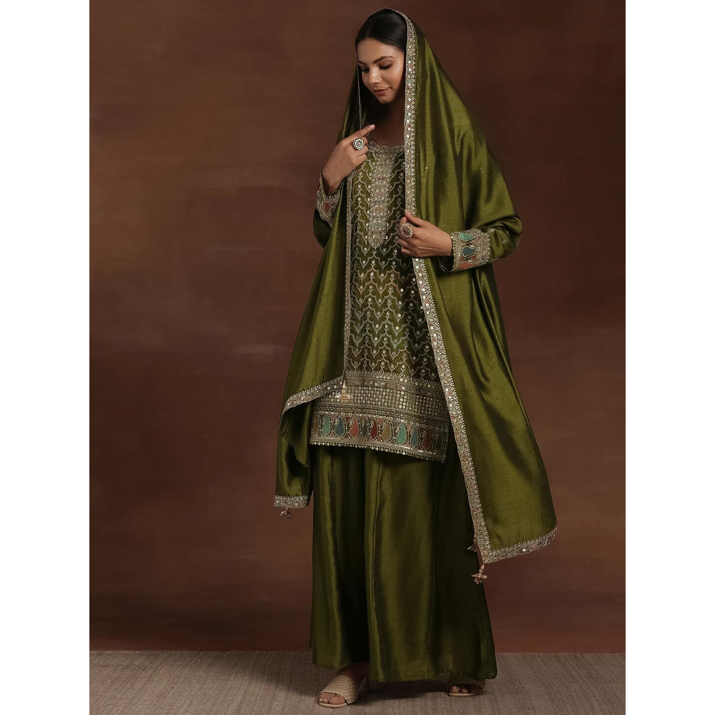 Libas Women's Silk Blend Kurta Set (486070R