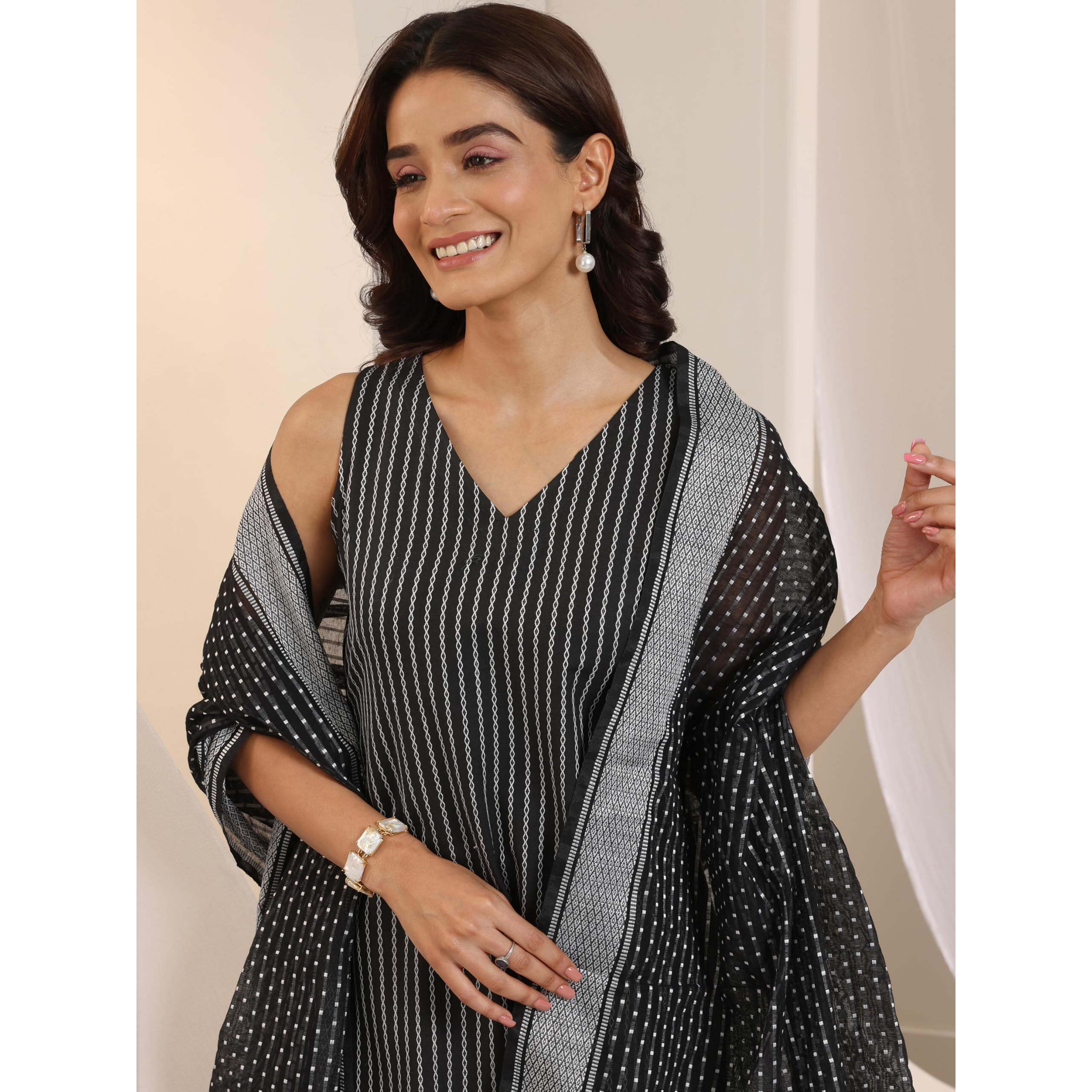 Libas Women's Cotton Blend Kurta Sets (400561_Black_L)