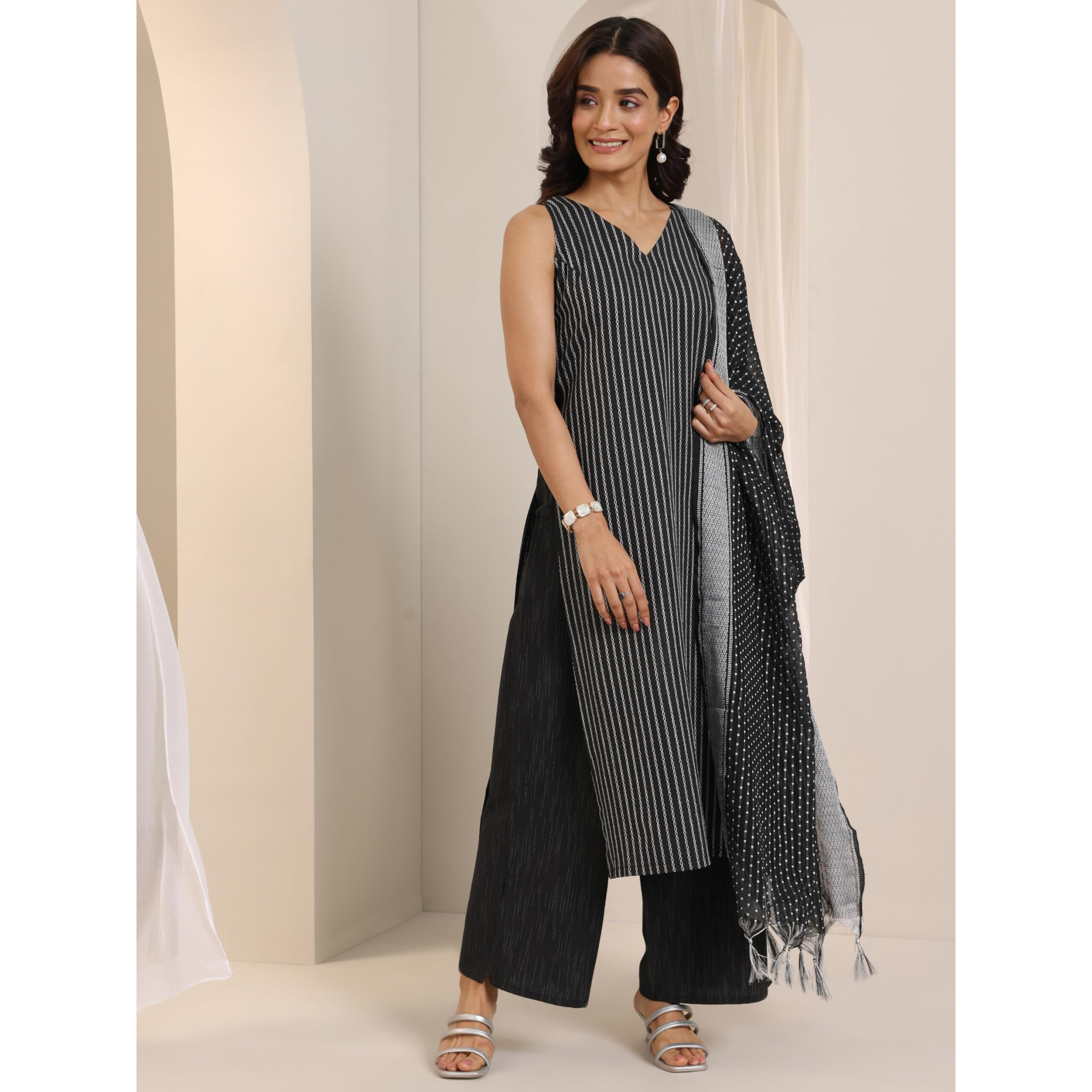 Libas Women's Cotton Blend Kurta Sets (400561_Black_L)