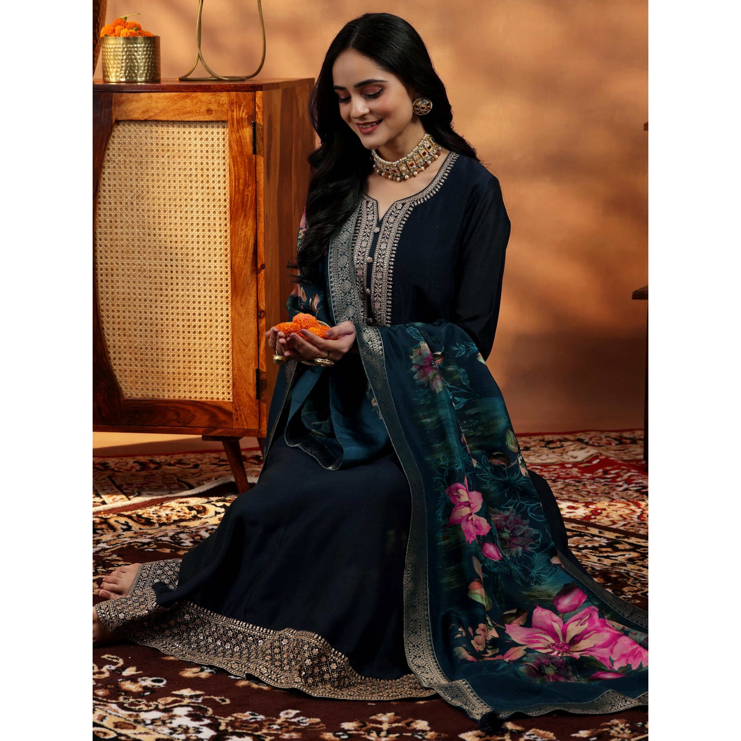 Libas Women's Silk Blend Kurta Set (48837H