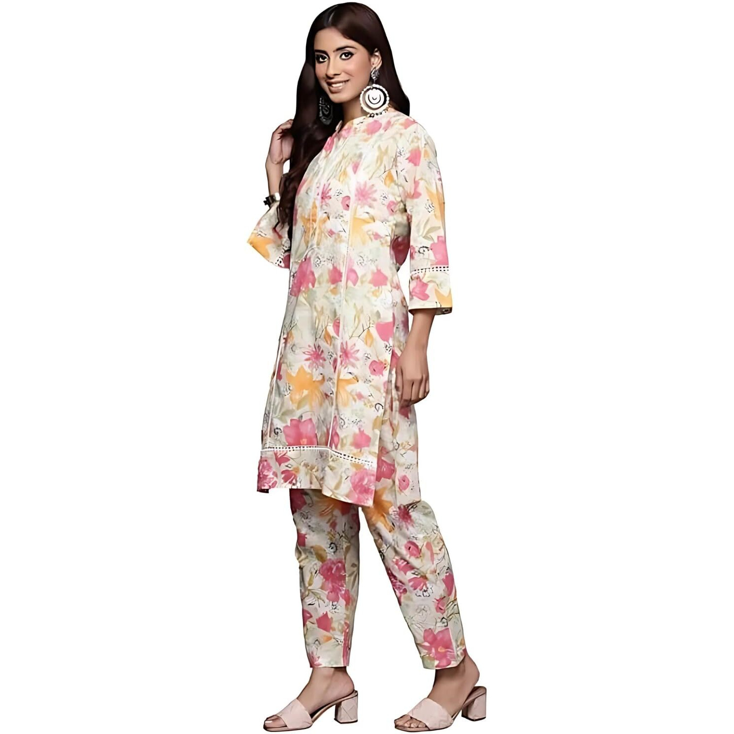 Varanga Women Off White Floral Printed Kurta Set  Elegant Ethnic Wear For Casual & Festive Occasions (Medium)
