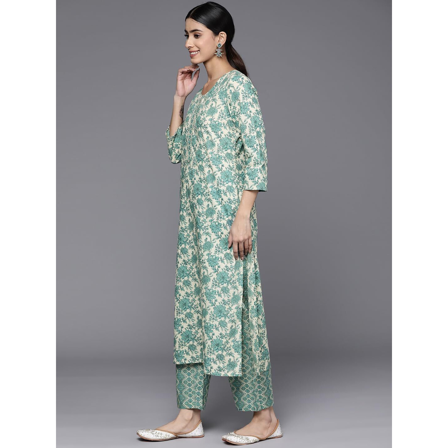 Varanga Women Turquoise Blue Floral Printed Kurta Paired With Straight Trouser And Chiffon Solid Dupatta