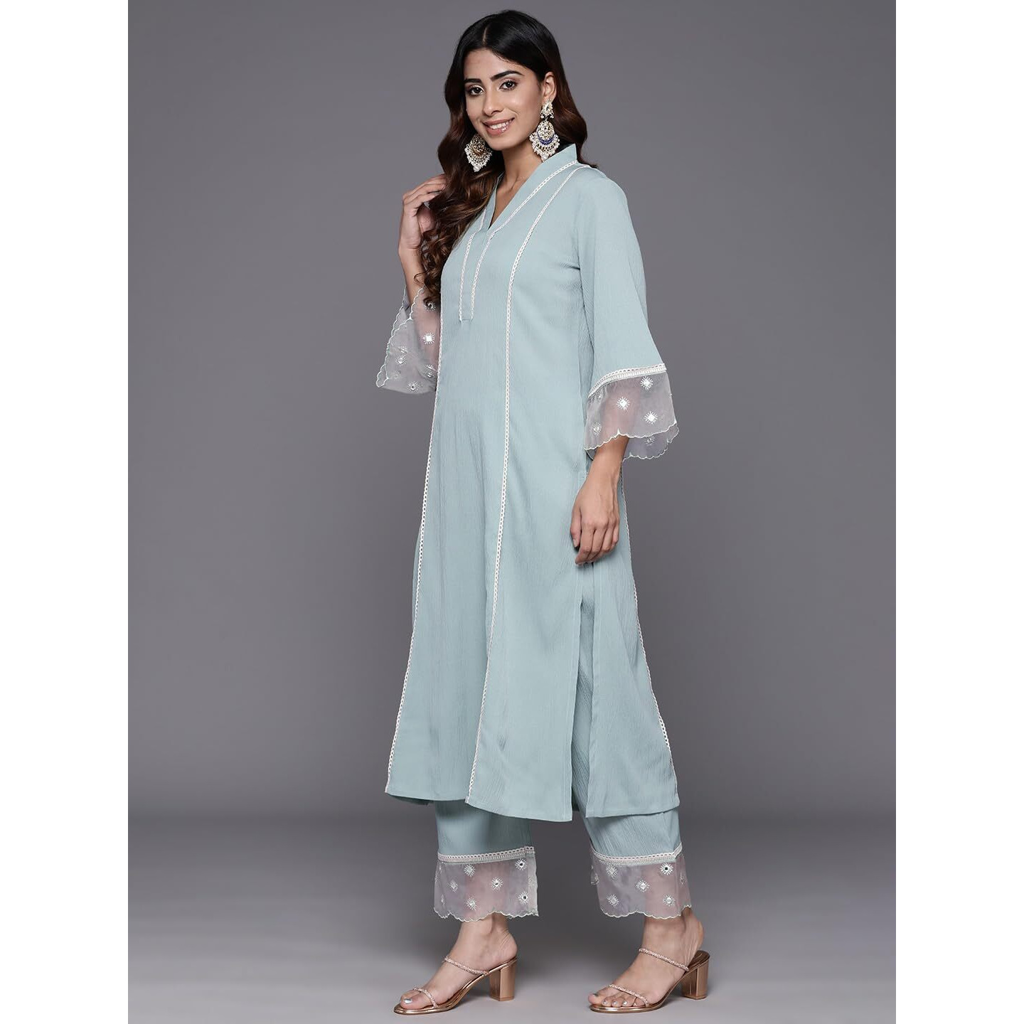 Varanga Women Sea Green Organza And Lace Detailed Kurta Set