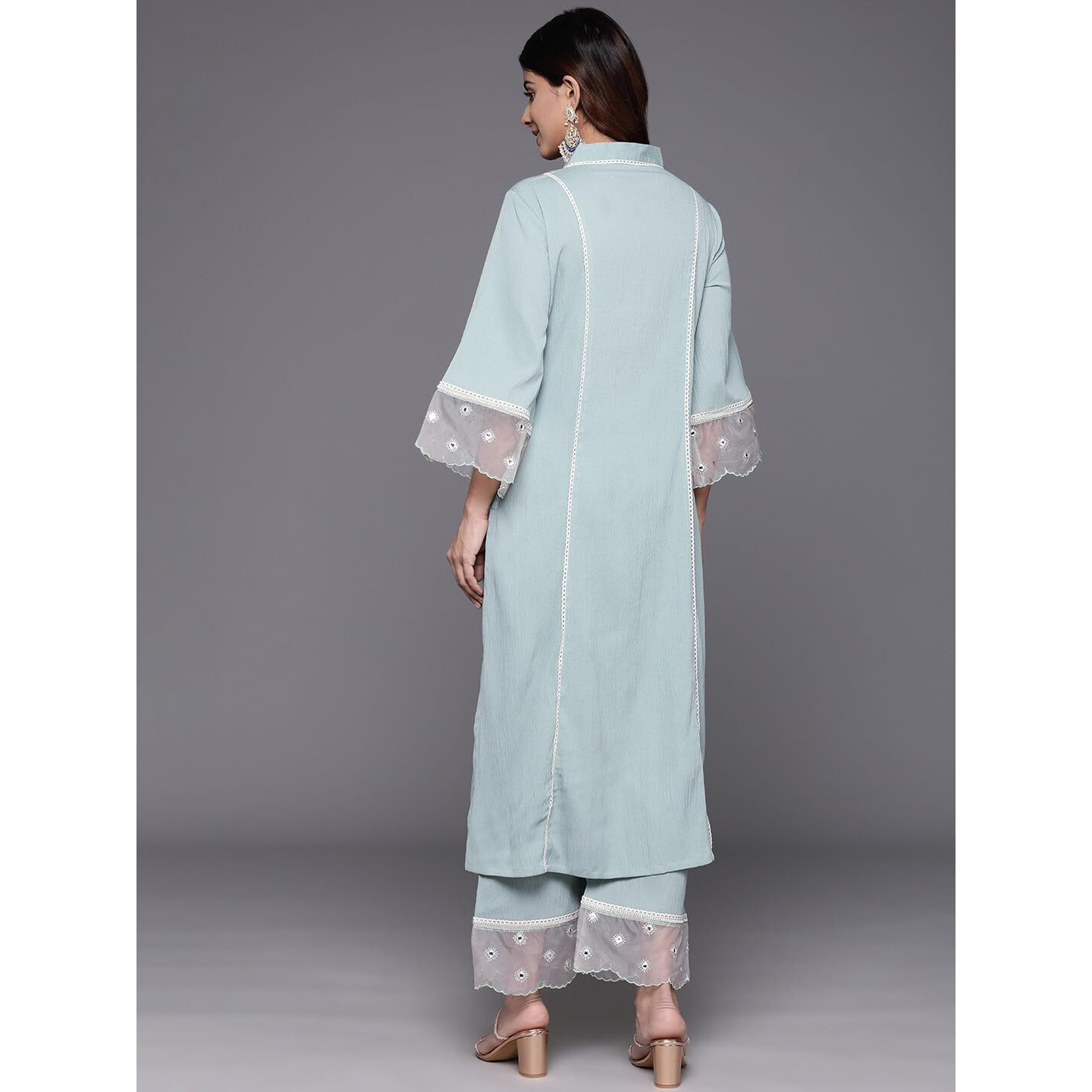Varanga Women Sea Green Organza And Lace Detailed Kurta Set