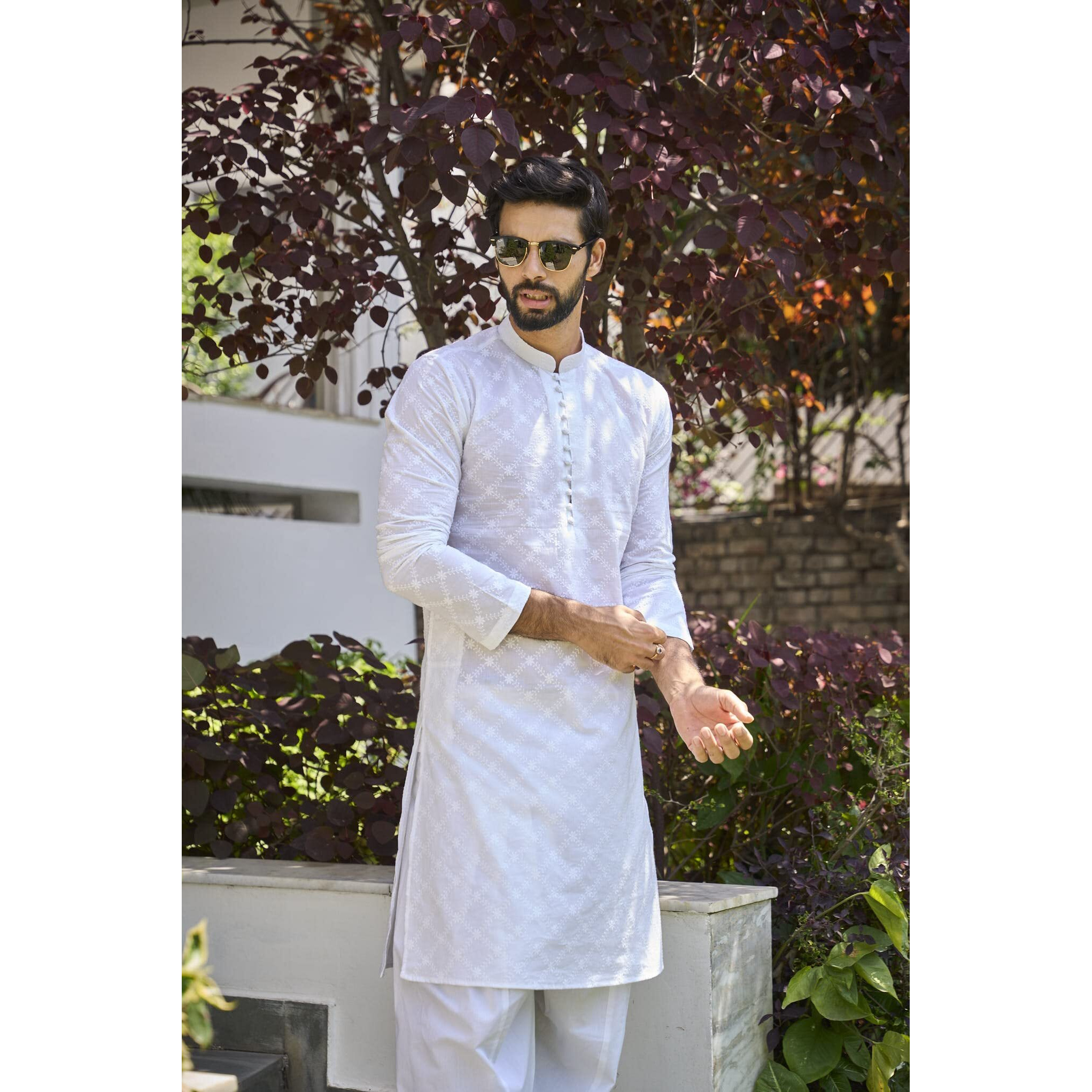 See Designs Men White Chikankari Embroidered Straight Kurta - Sd2Mkt_1094Xs
