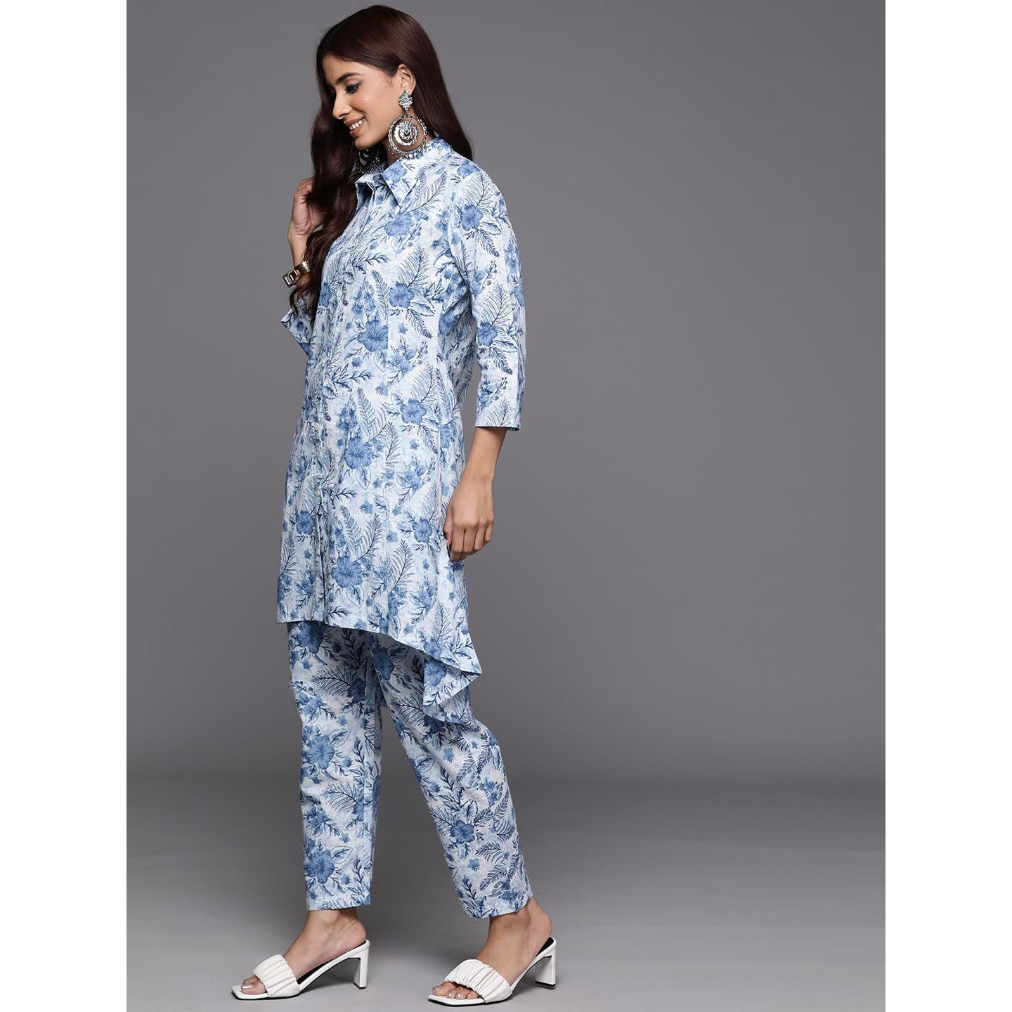 Varanga Women Blue Floral Printed High- Low Kurta With Bottom
