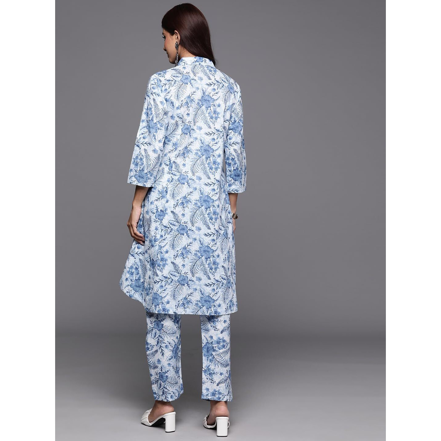 Varanga Women Blue Floral Printed High- Low Kurta With Bottom